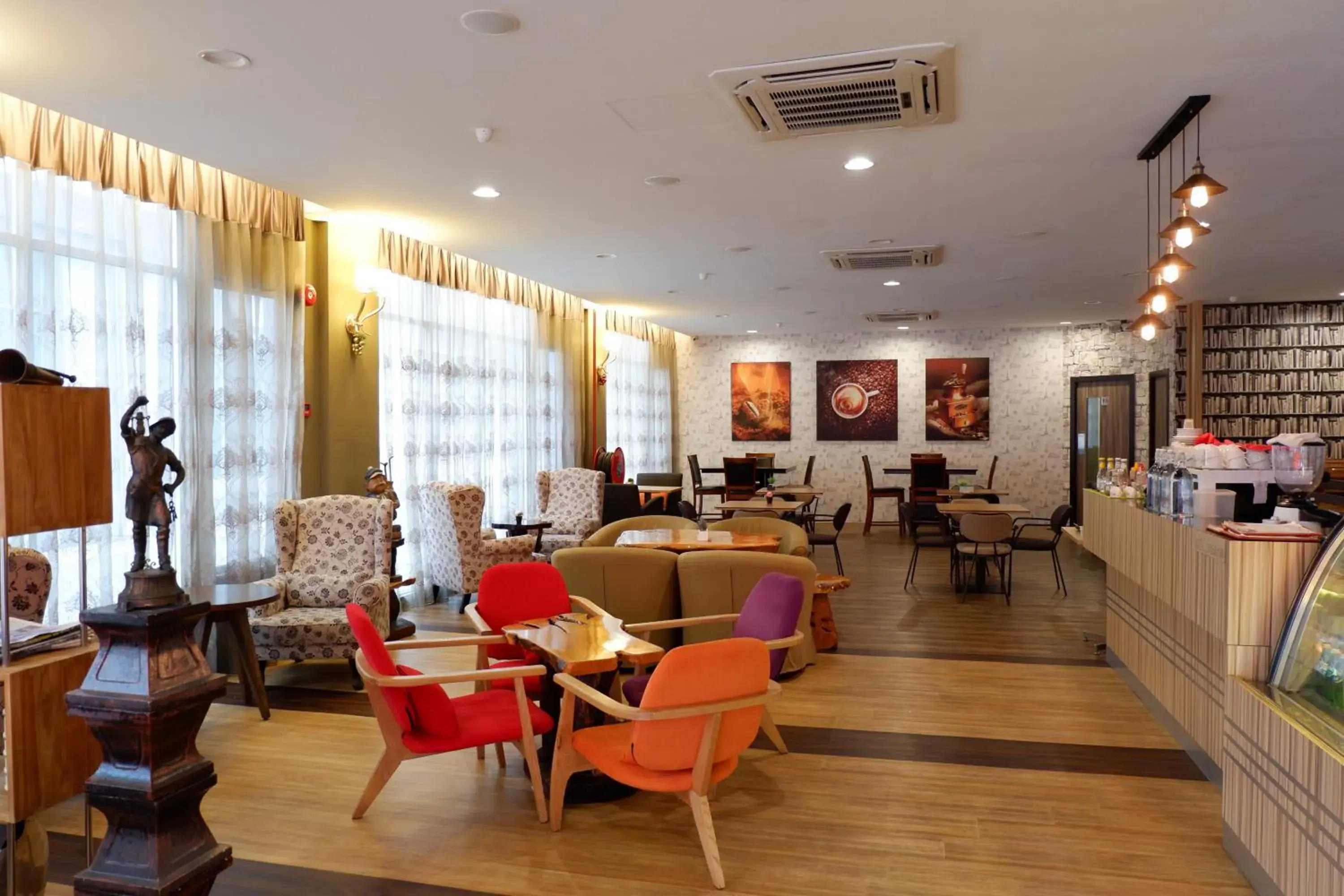 Restaurant/places to eat in Orkid Inn Mahkota Cheras Restaurant/places to eat in Orkid Inn Mahkota Cheras