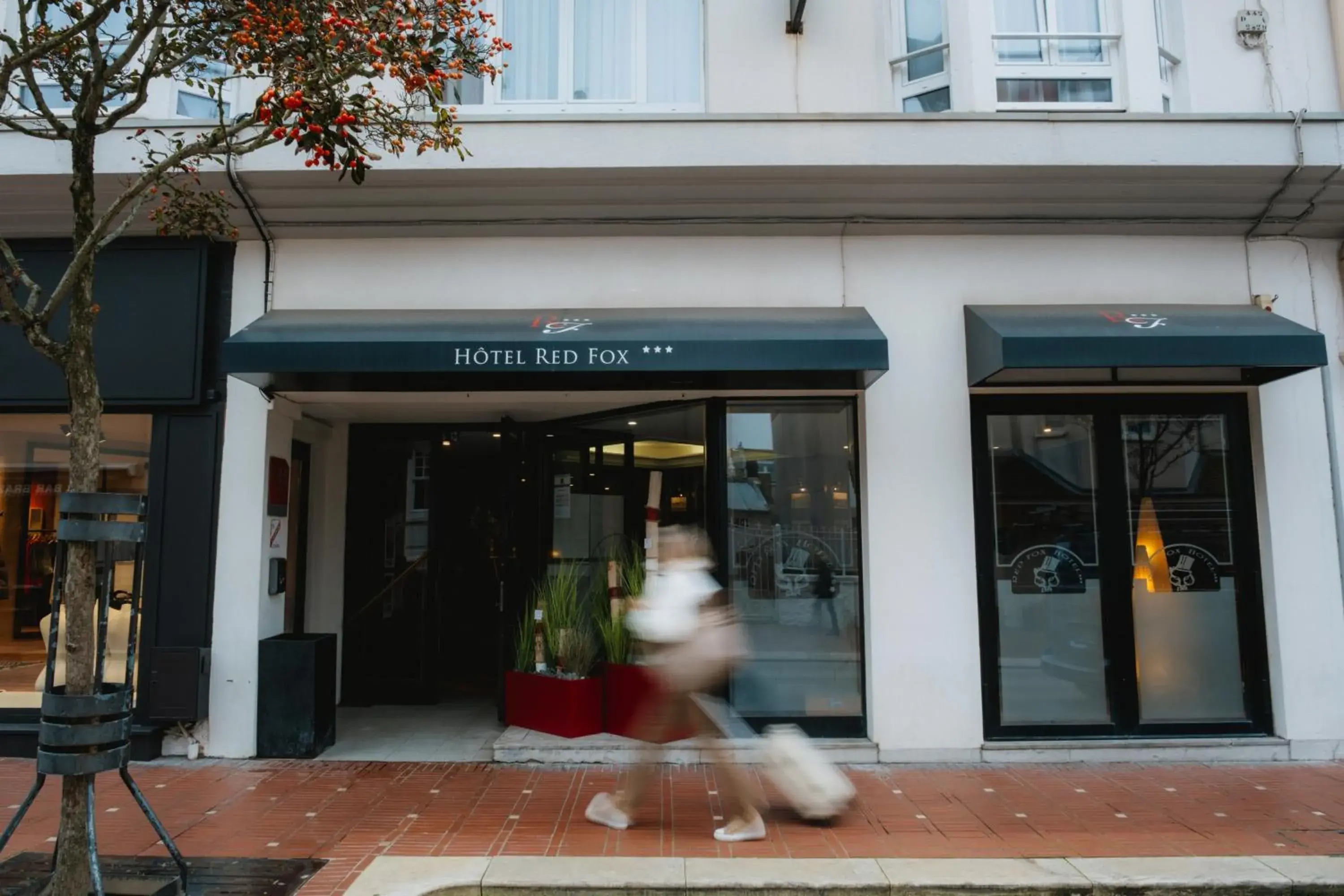 Property building in Red Fox Property building in Red Fox