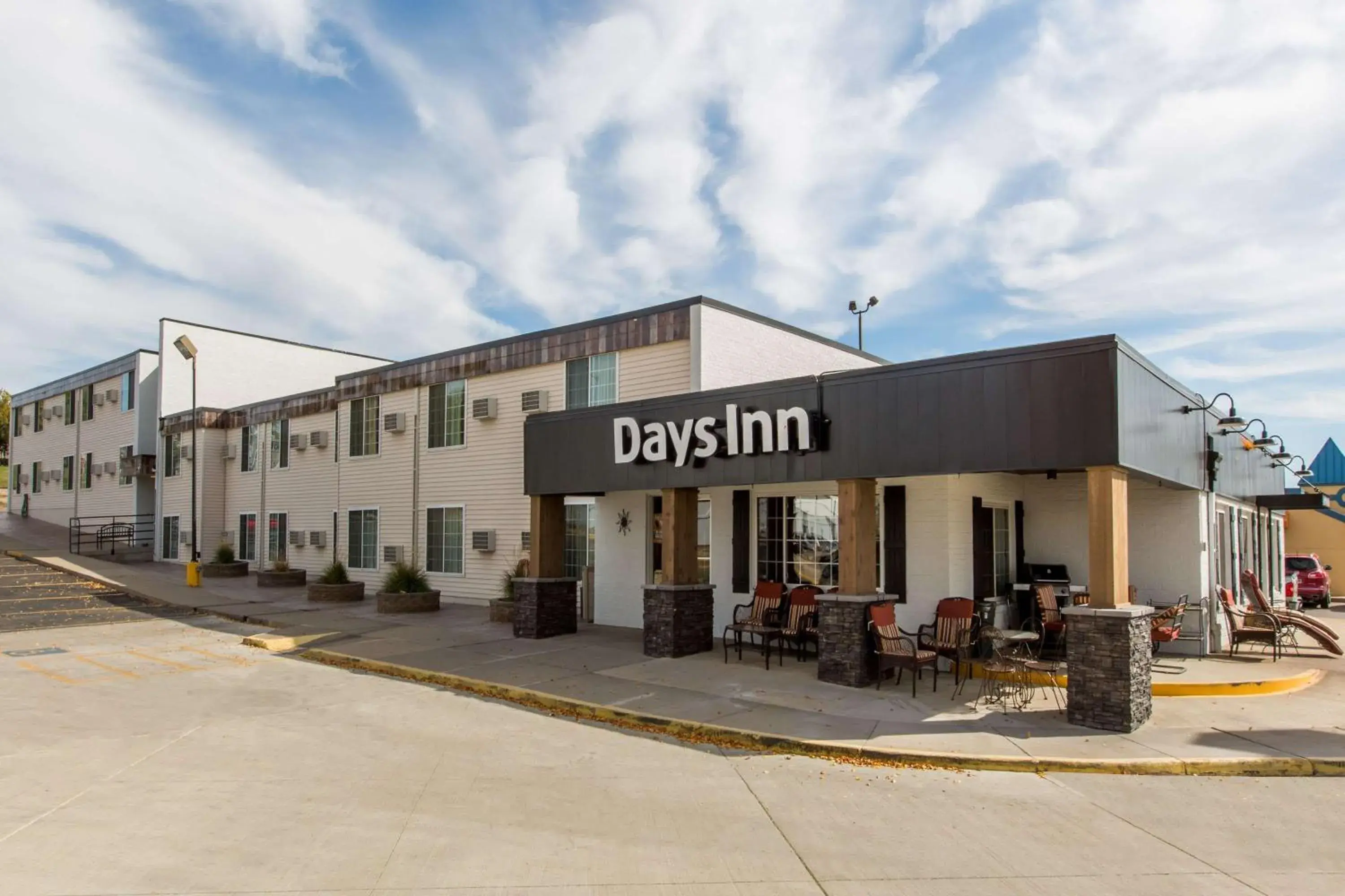 Property building in Days Inn by Wyndham Pierre Property building in Days Inn by Wyndham Pierre