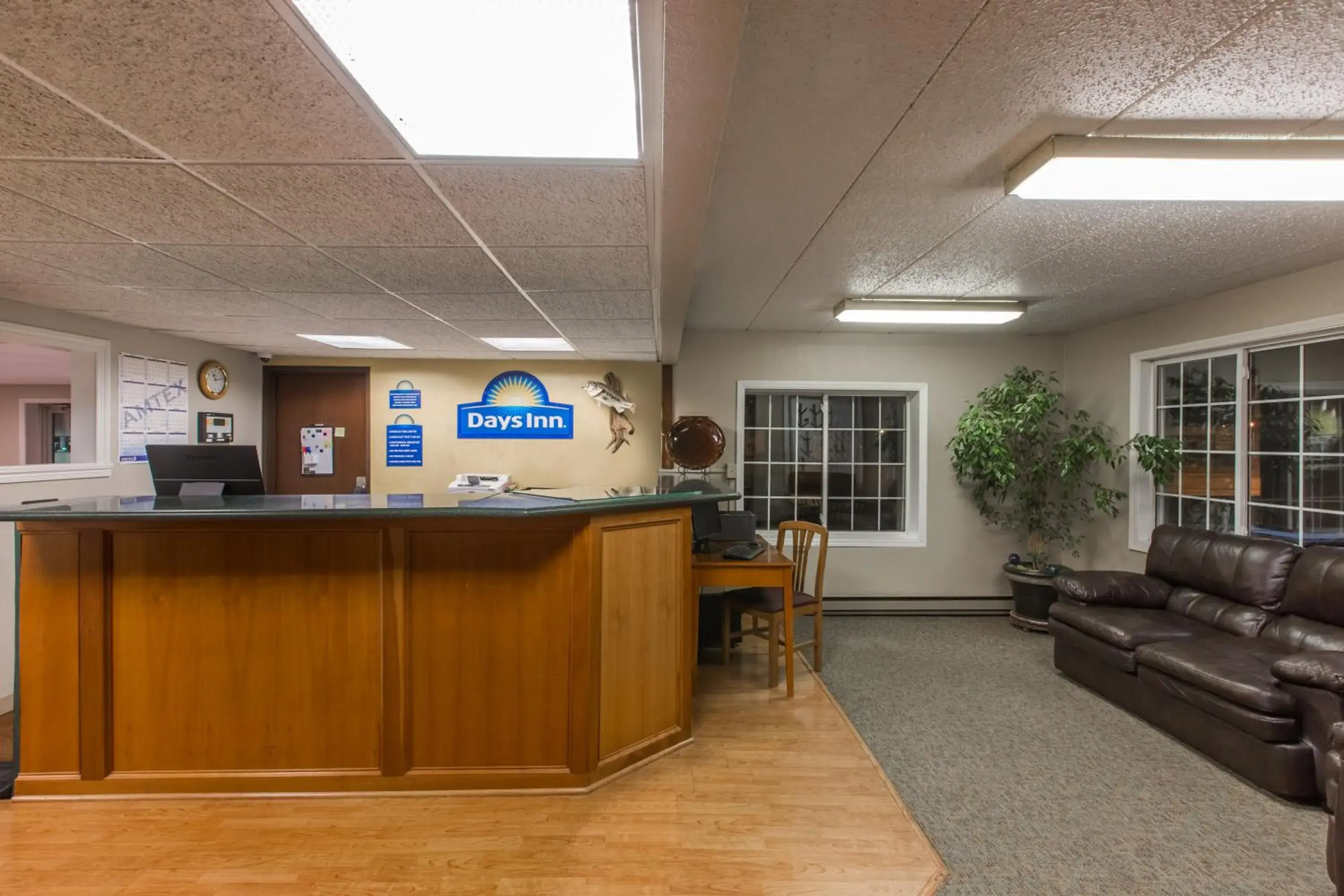 Lobby or reception in Days Inn by Wyndham Pierre Lobby or reception in Days Inn by Wyndham Pierre