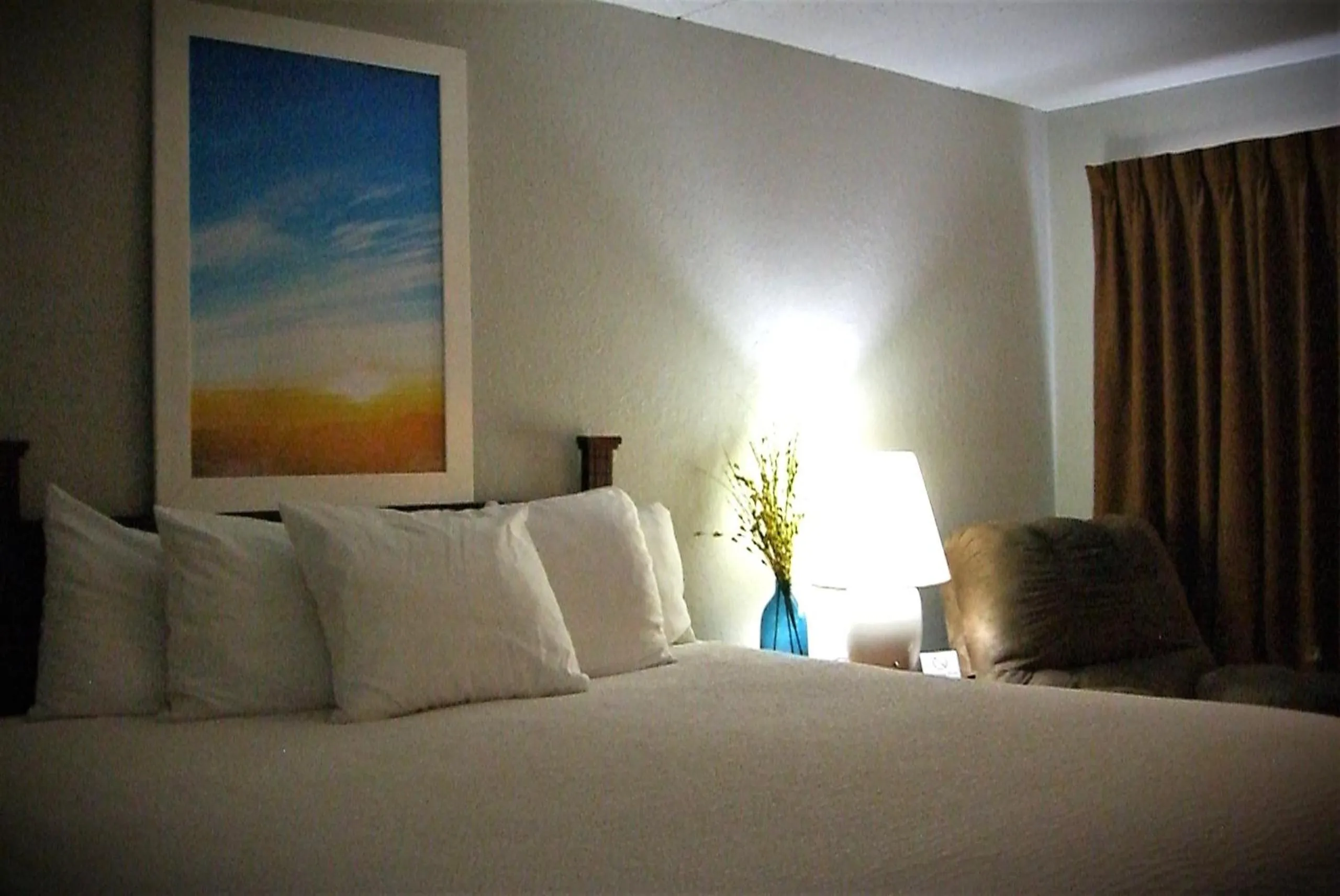 Bed in Days Inn by Wyndham Pierre