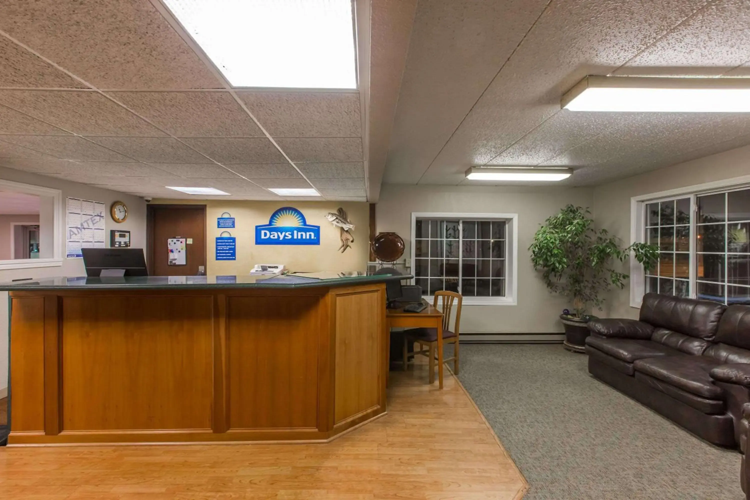 Lobby or reception in Days Inn by Wyndham Pierre Lobby or reception in Days Inn by Wyndham Pierre
