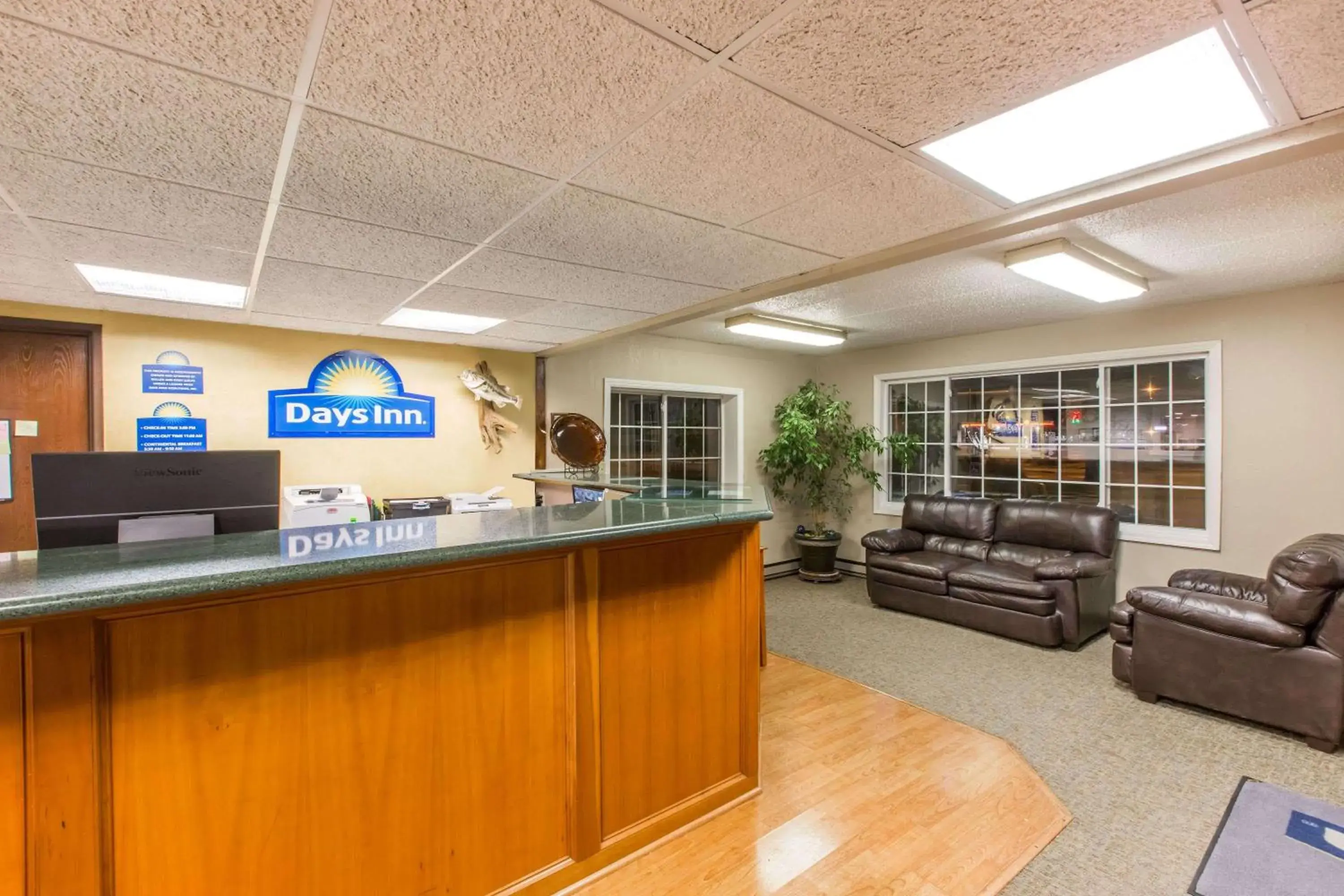 Lobby or reception in Days Inn by Wyndham Pierre Lobby or reception in Days Inn by Wyndham Pierre