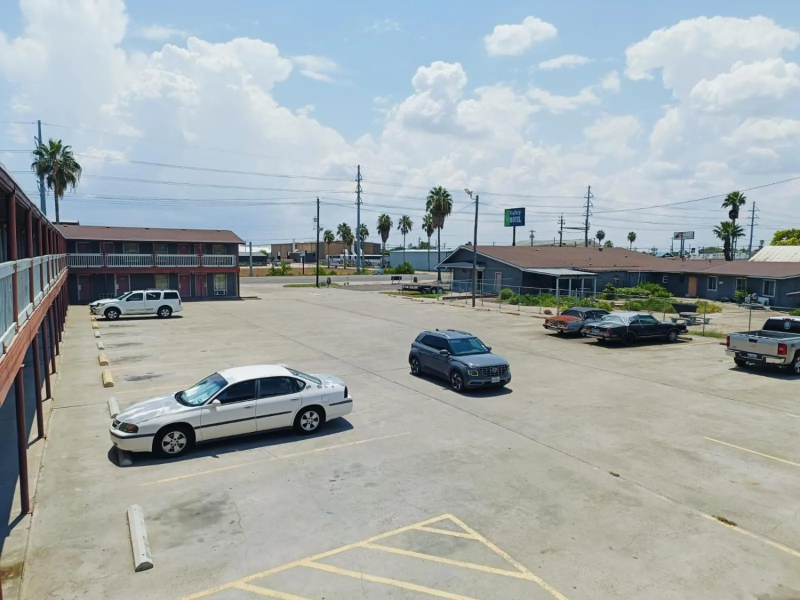 Parking in Valley Motel By Townhouse Corpus Christi Near Airport I 37