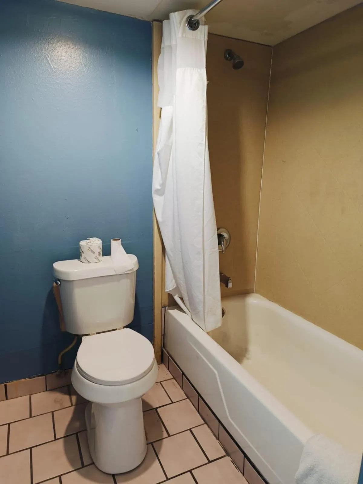 Bath in Valley Motel By Townhouse Corpus Christi Near Airport I 37