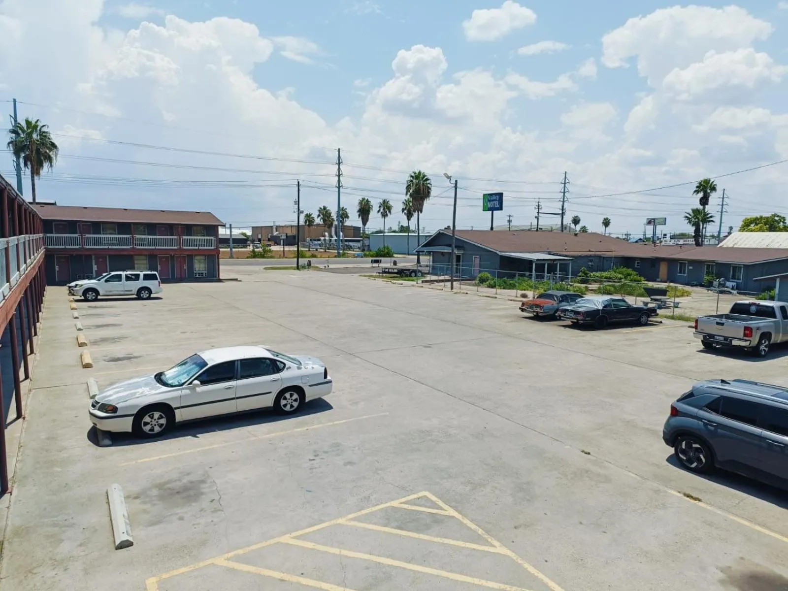 Parking in Valley Motel By Townhouse Corpus Christi Near Airport I 37