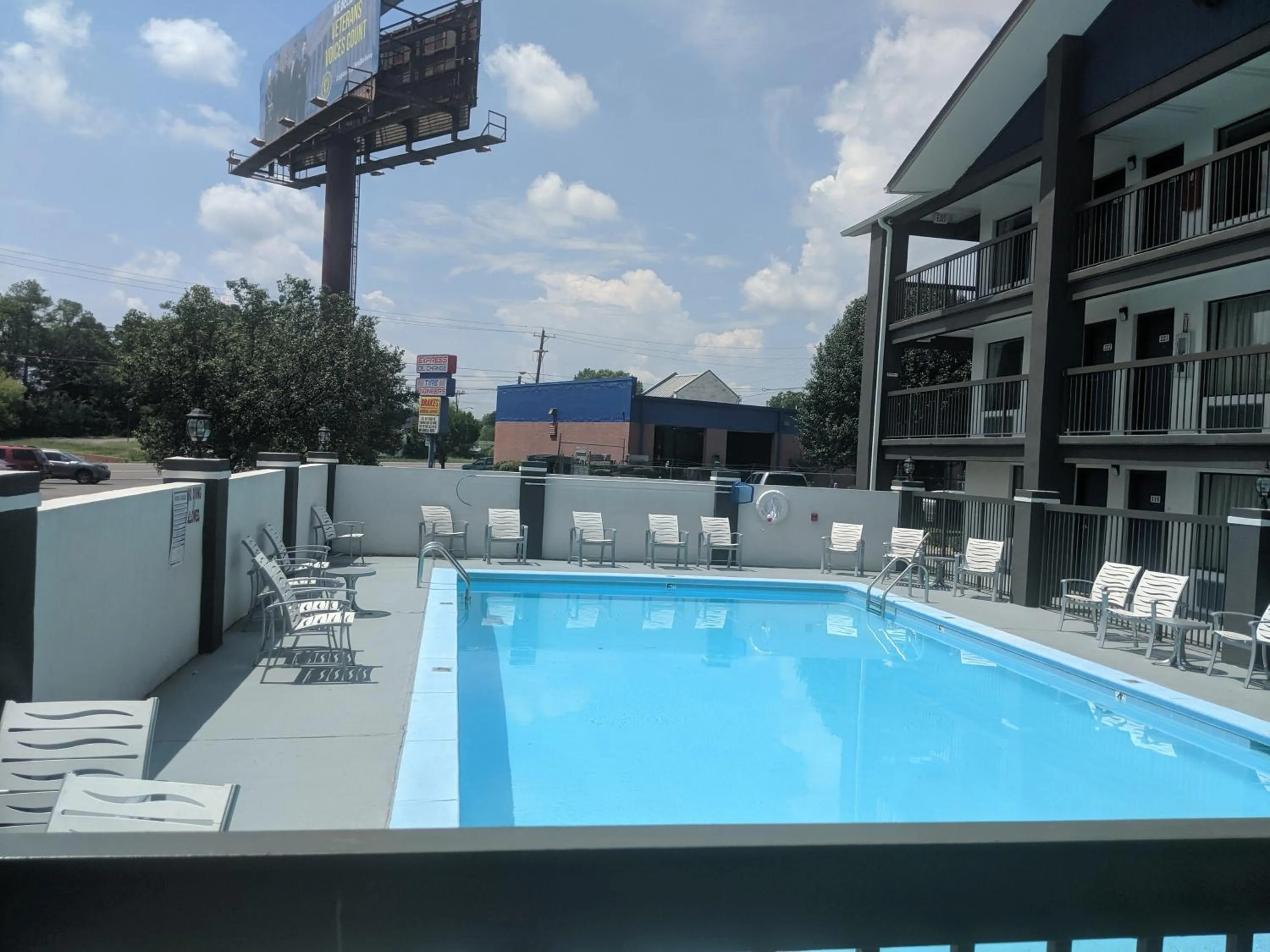 Pool view in Motel 6 Chattanooga - Airport