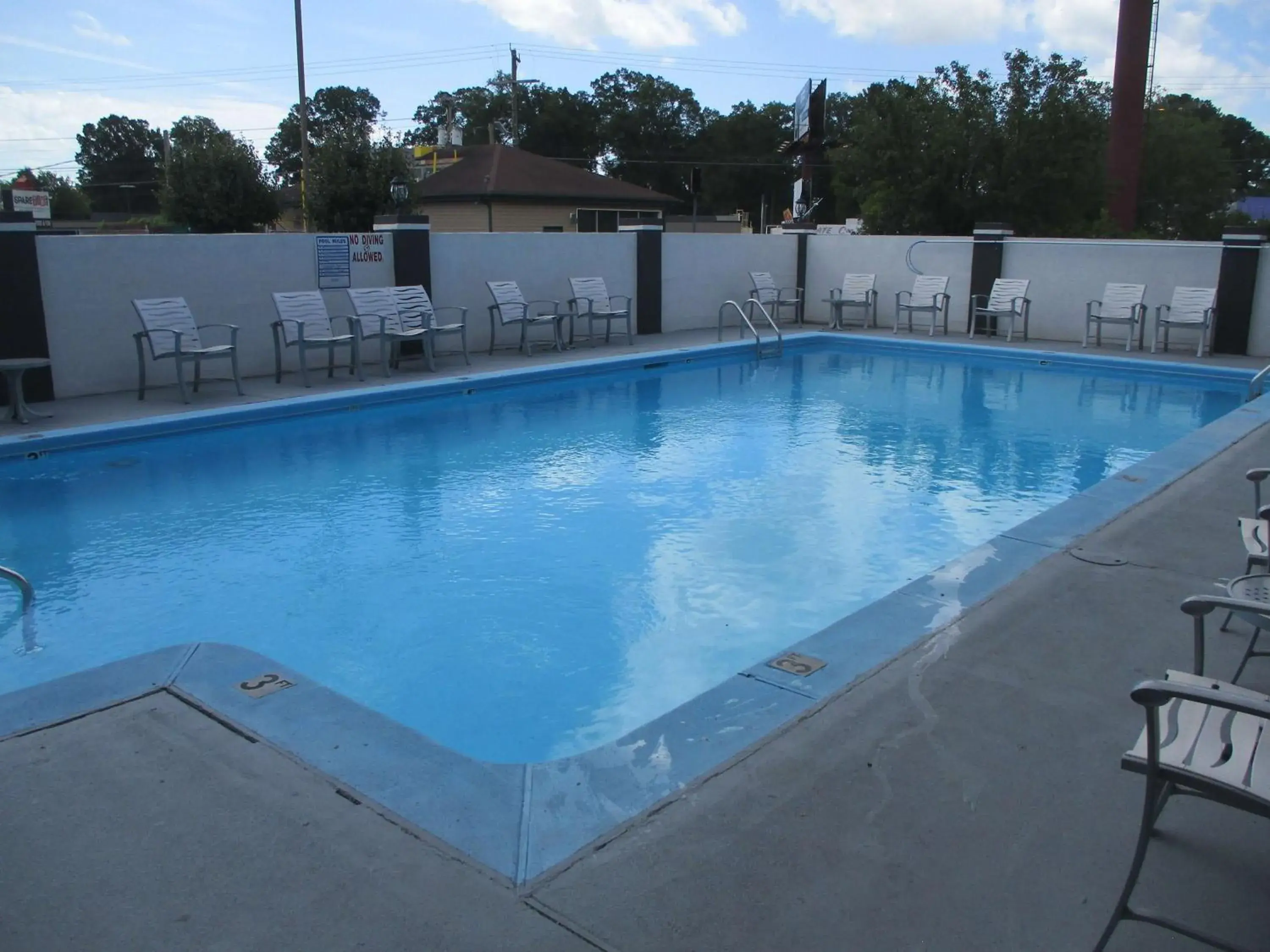On site, Swimming Pool in Motel 6 Chattanooga - Airport