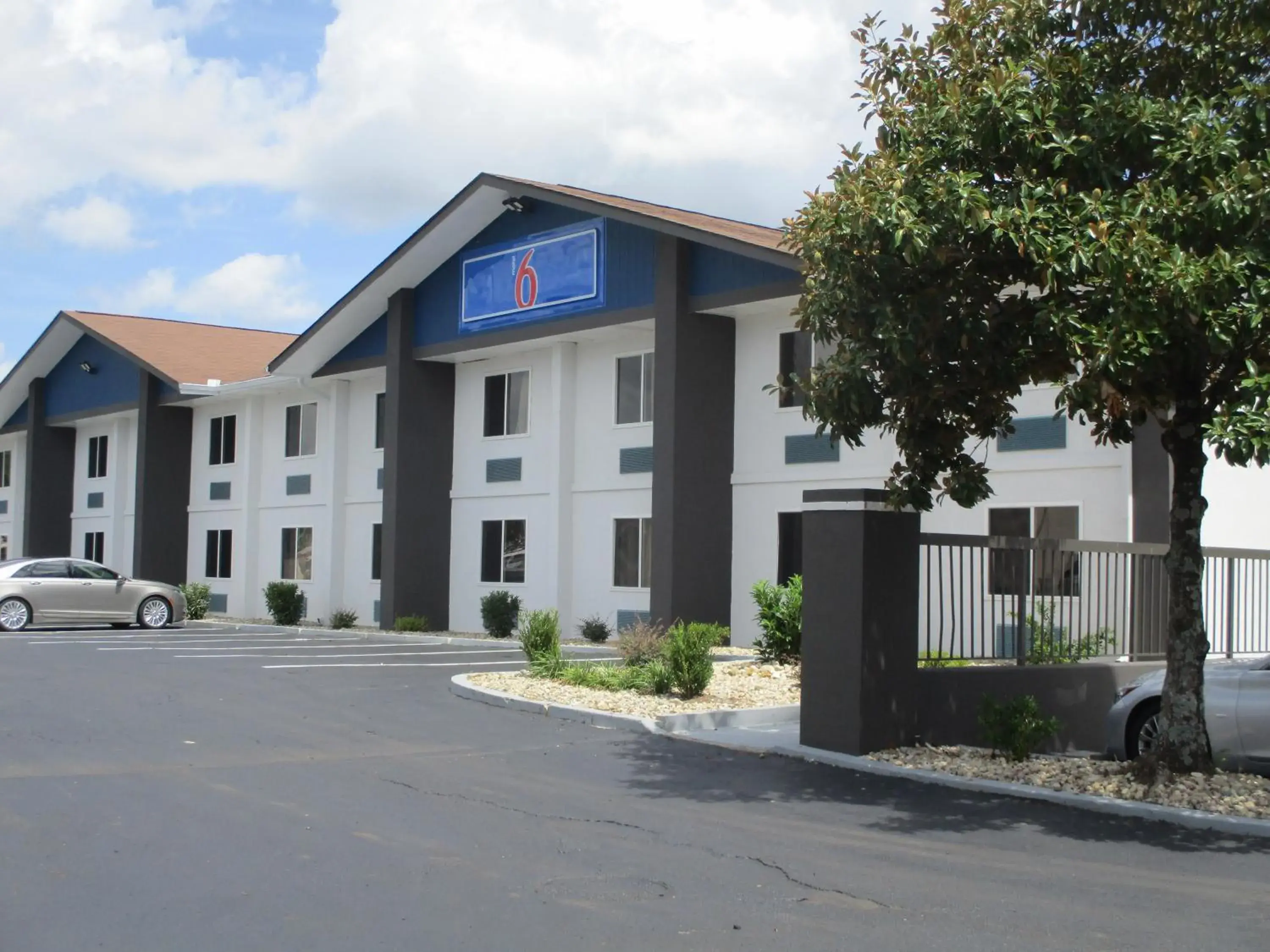 Property Building in Motel 6 Chattanooga - Airport