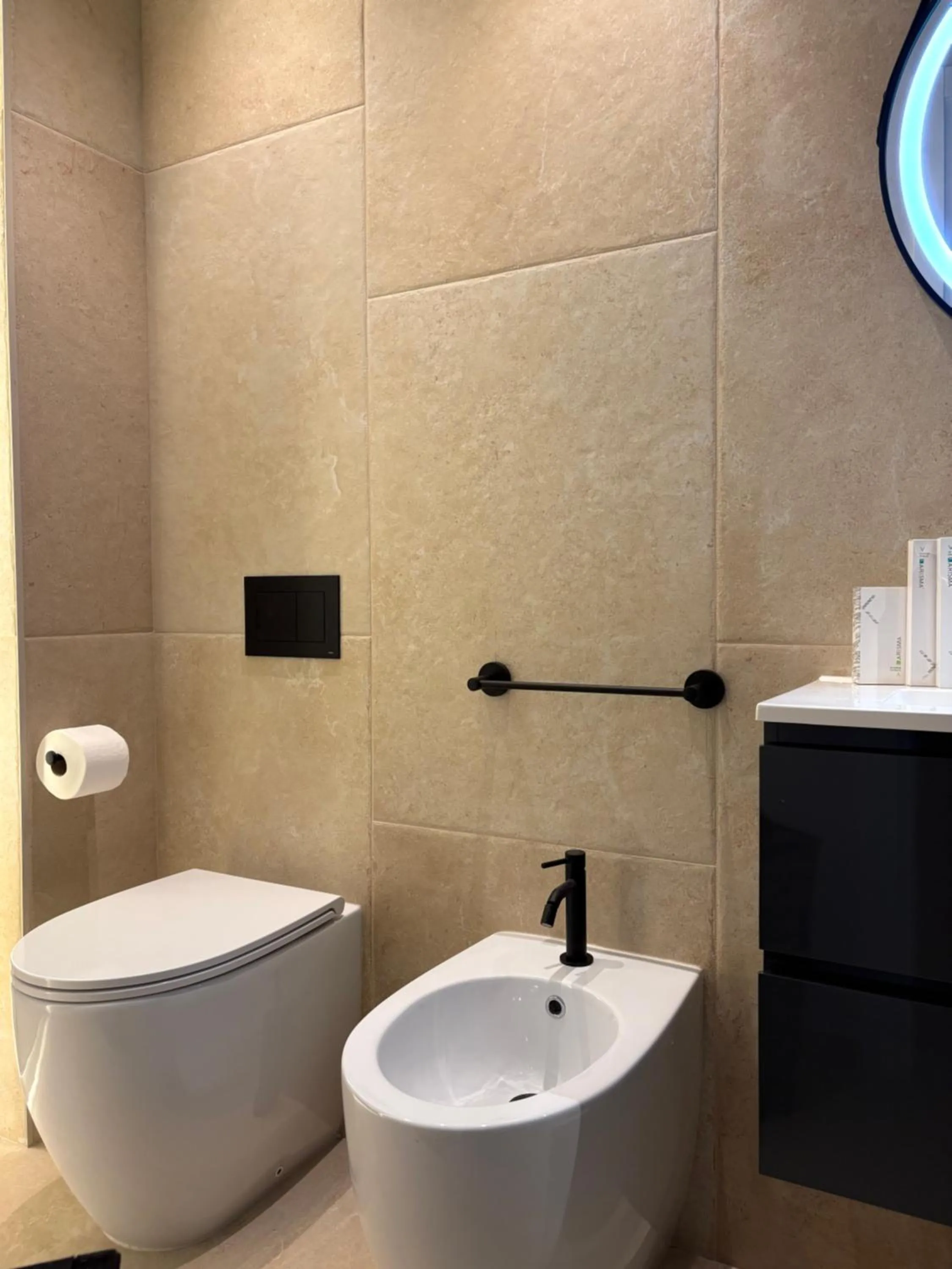 Toilet in Sunset Beach Club Tropea