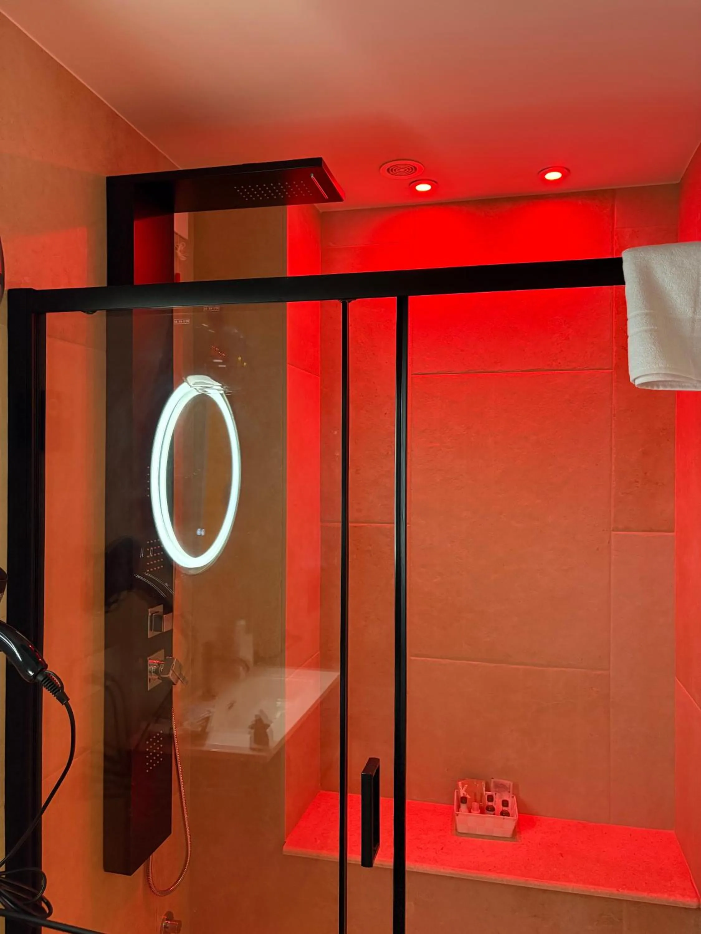 Shower in Sunset Beach Club Tropea