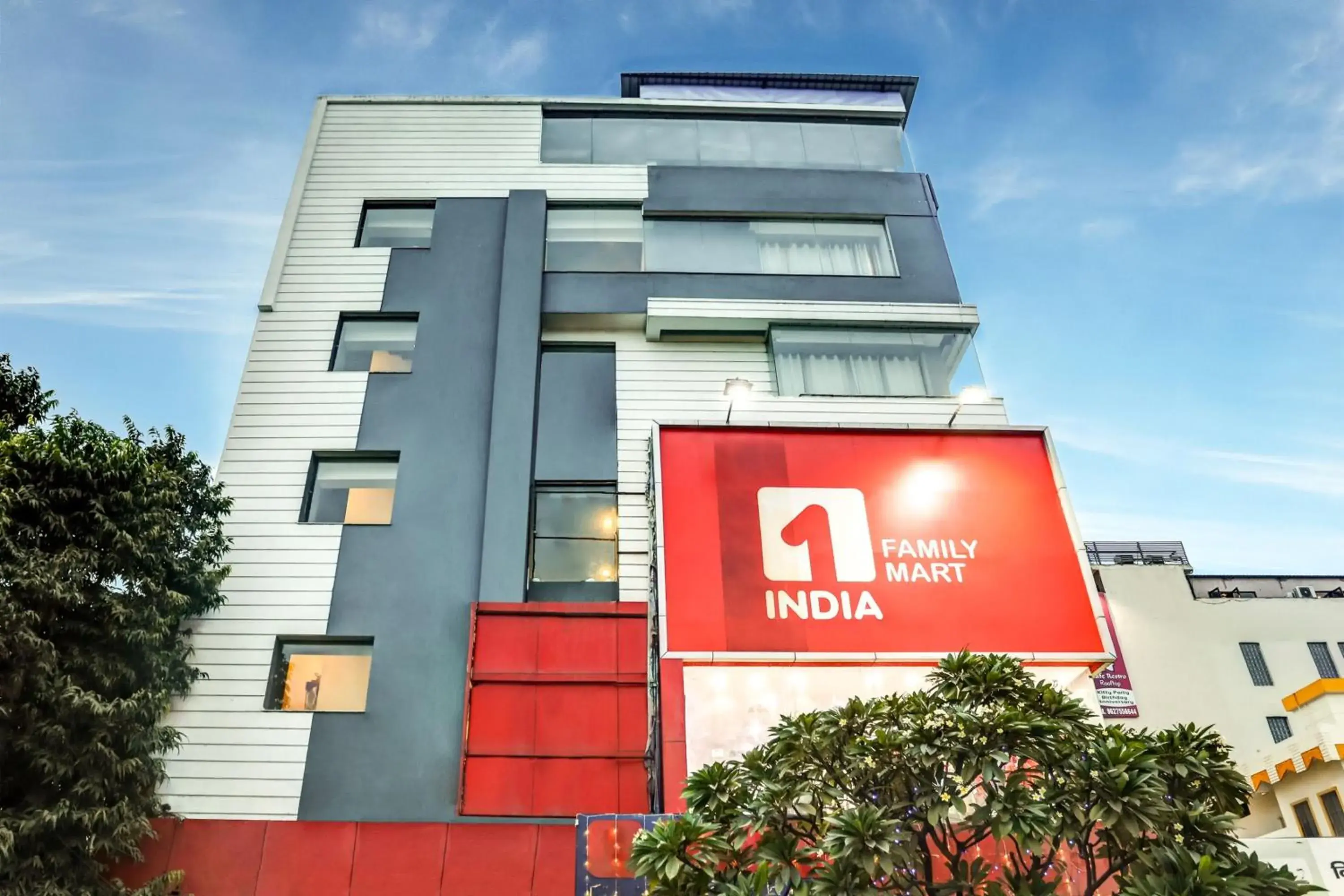 Facade/entrance in Townhouse Ranipur Mor Facade/entrance in Townhouse Ranipur Mor