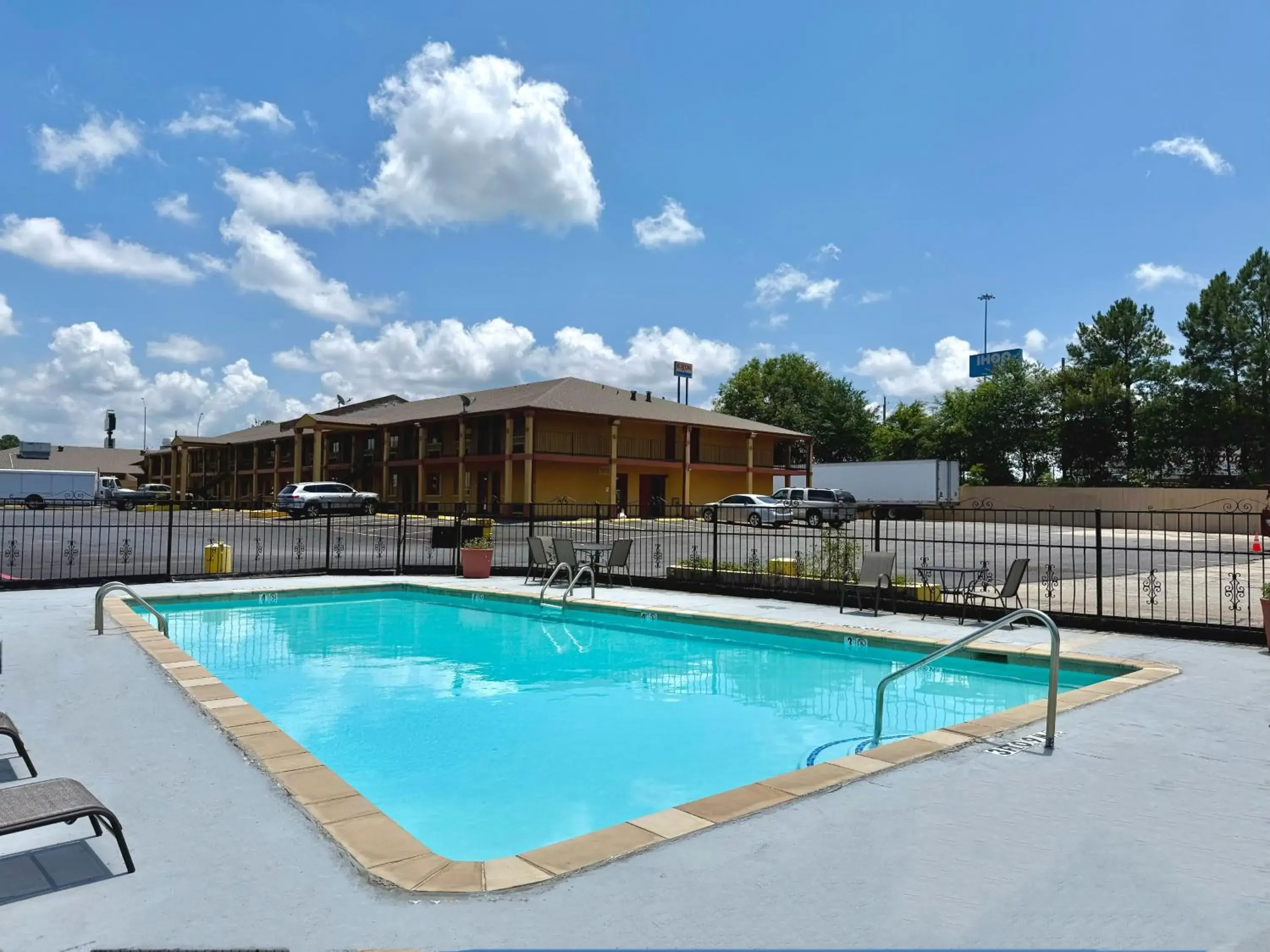 Swimming pool in Days Inn & Suites by Wyndham Marshall Swimming pool in Days Inn & Suites by Wyndham Marshall