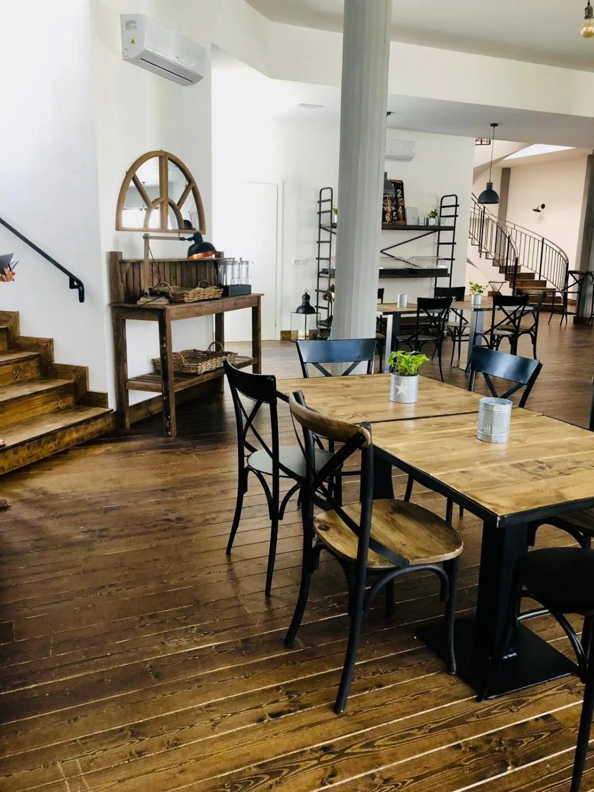 Restaurant/places to eat in Piccolo Feudo