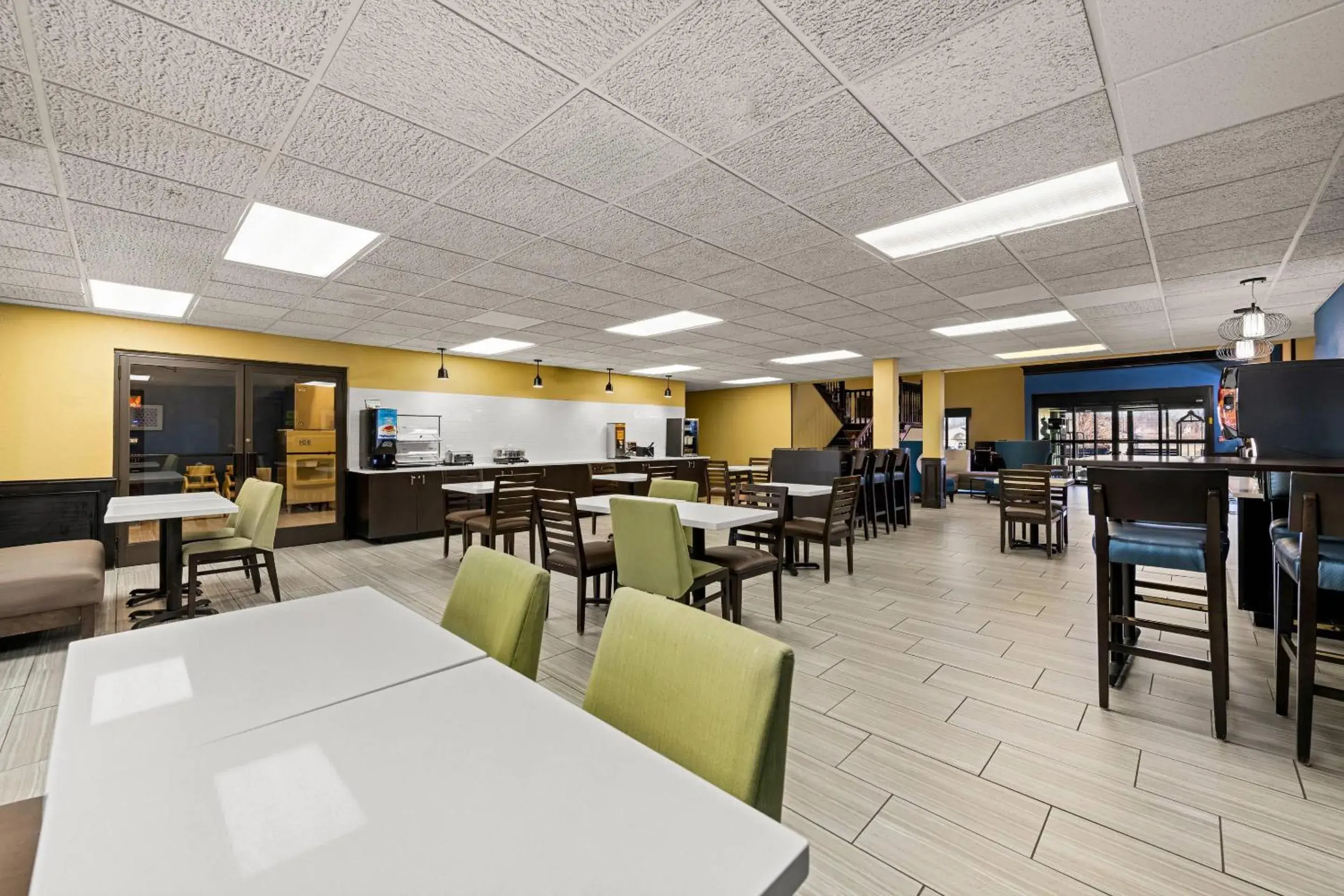 Breakfast in Quality Inn Warrensburg Breakfast in Quality Inn Warrensburg