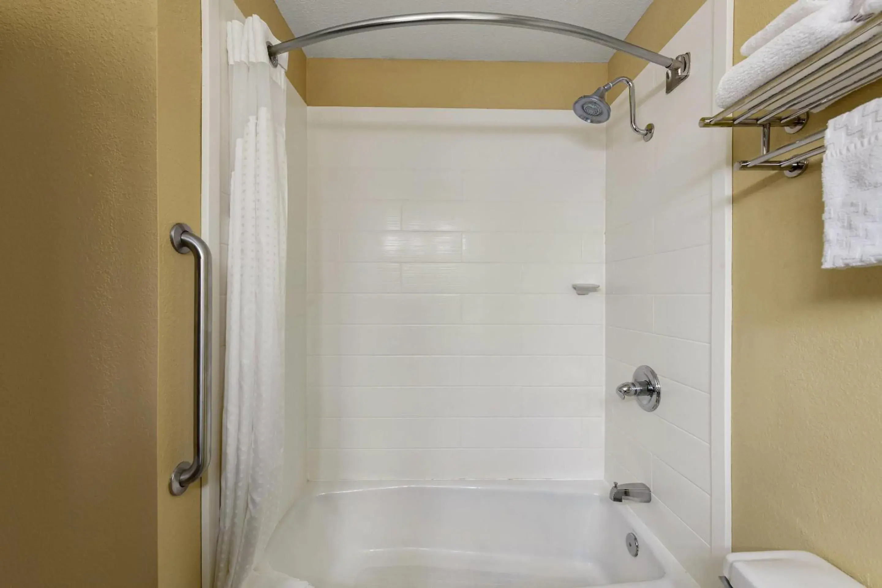 Bedroom in Quality Inn Warrensburg Bedroom in Quality Inn Warrensburg