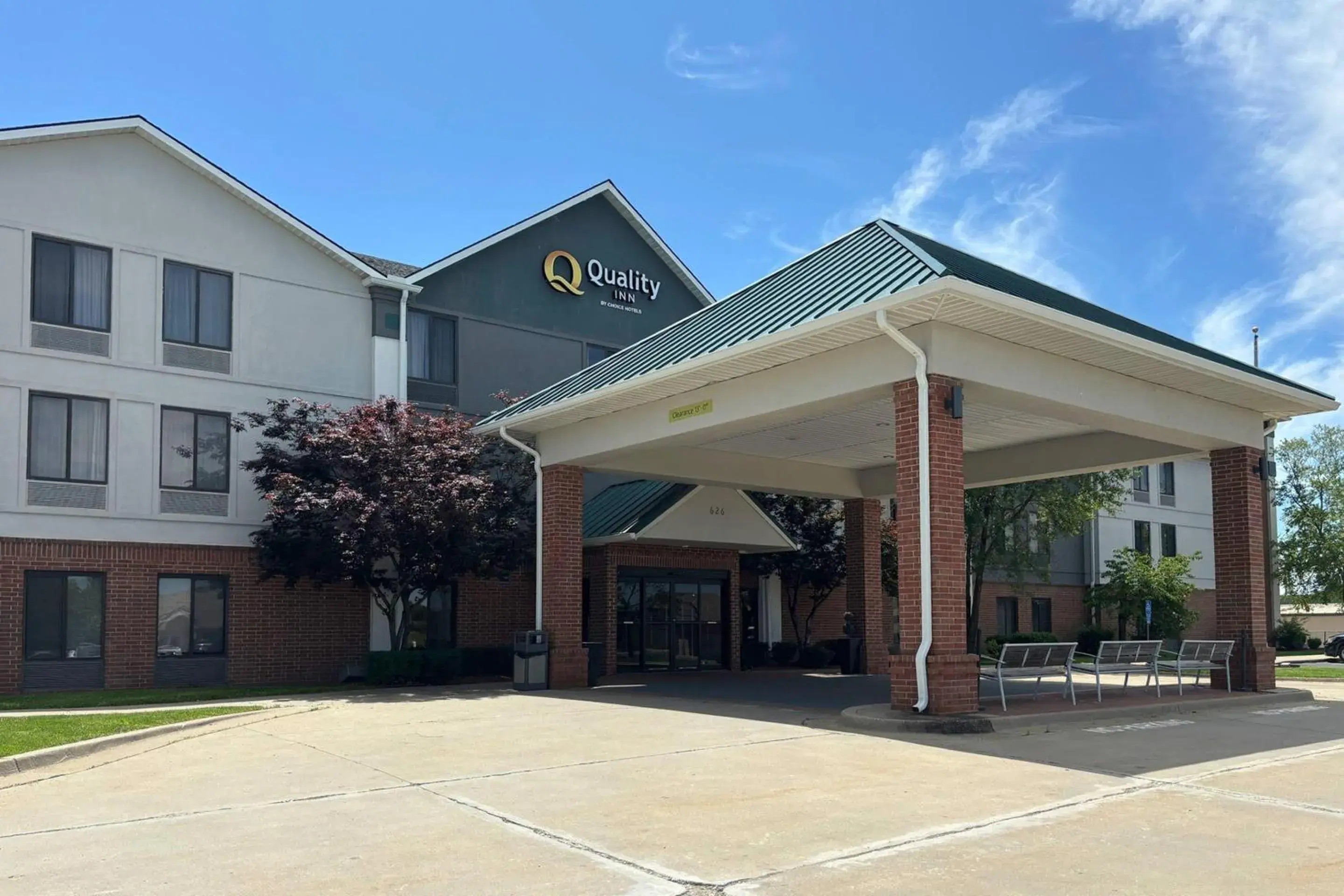 Property building in Quality Inn Warrensburg Property building in Quality Inn Warrensburg