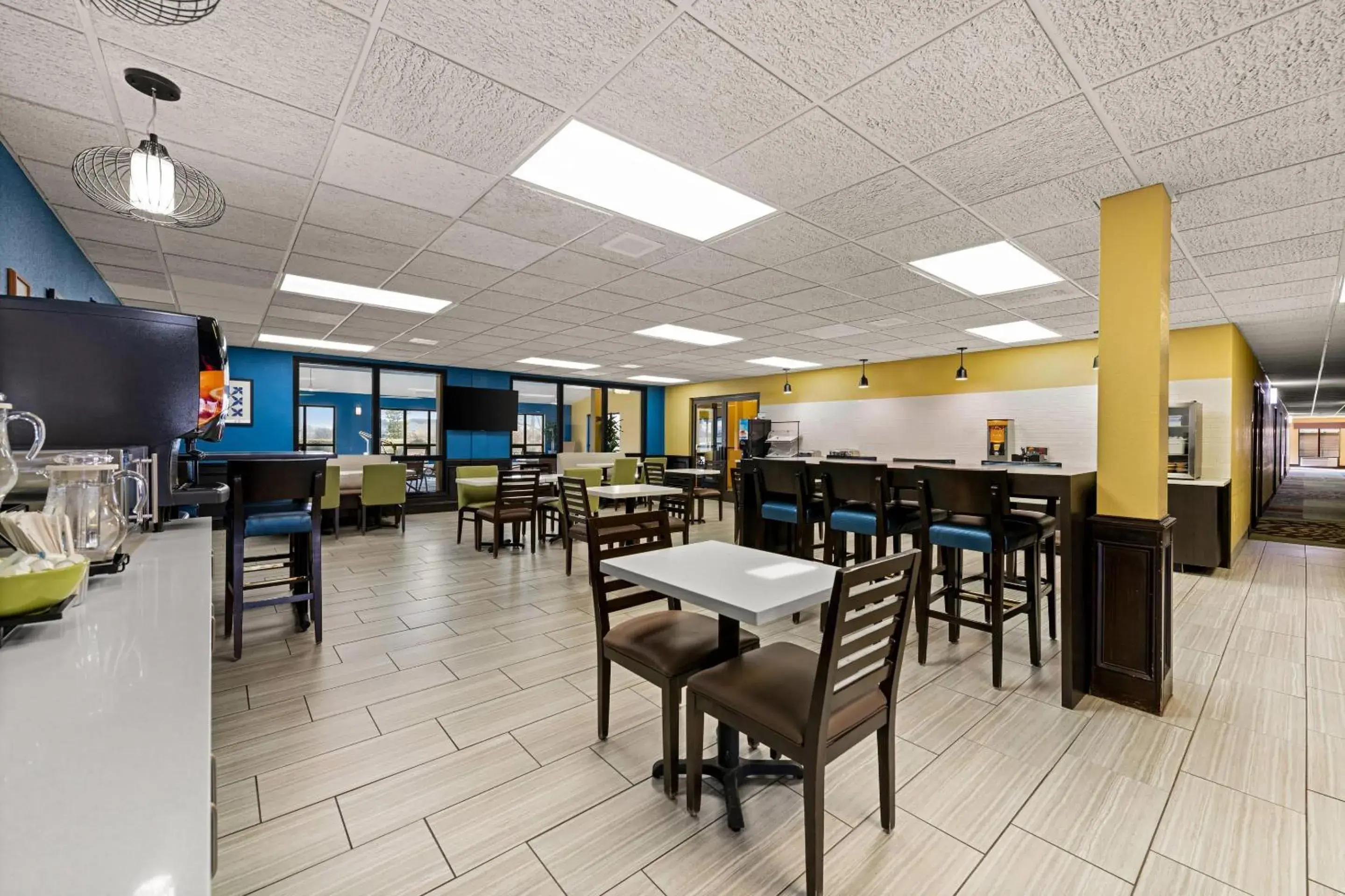 Breakfast in Quality Inn Warrensburg Breakfast in Quality Inn Warrensburg