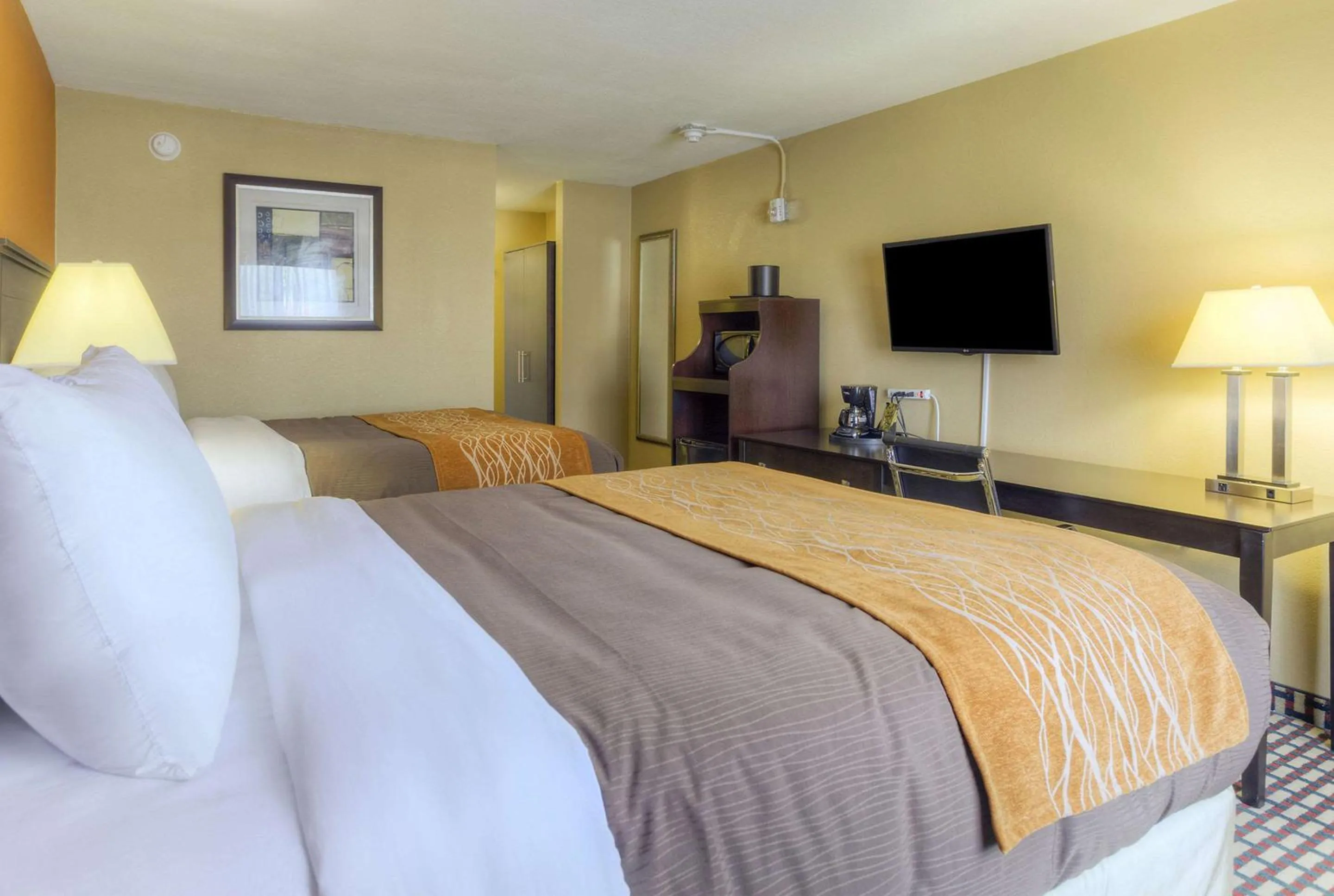Bedroom, Bed in Quality Inn & Suites Chattanooga-East Ridge