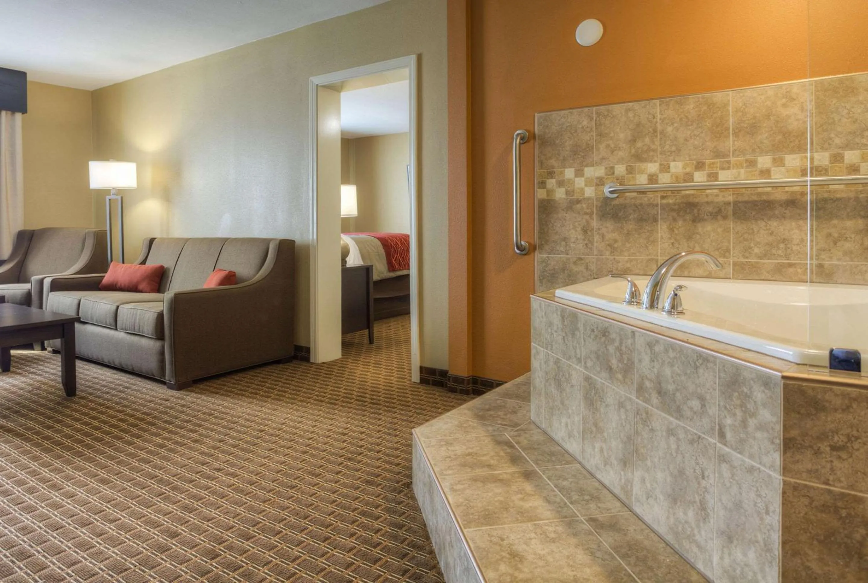 Bedroom in Quality Inn & Suites Chattanooga-East Ridge