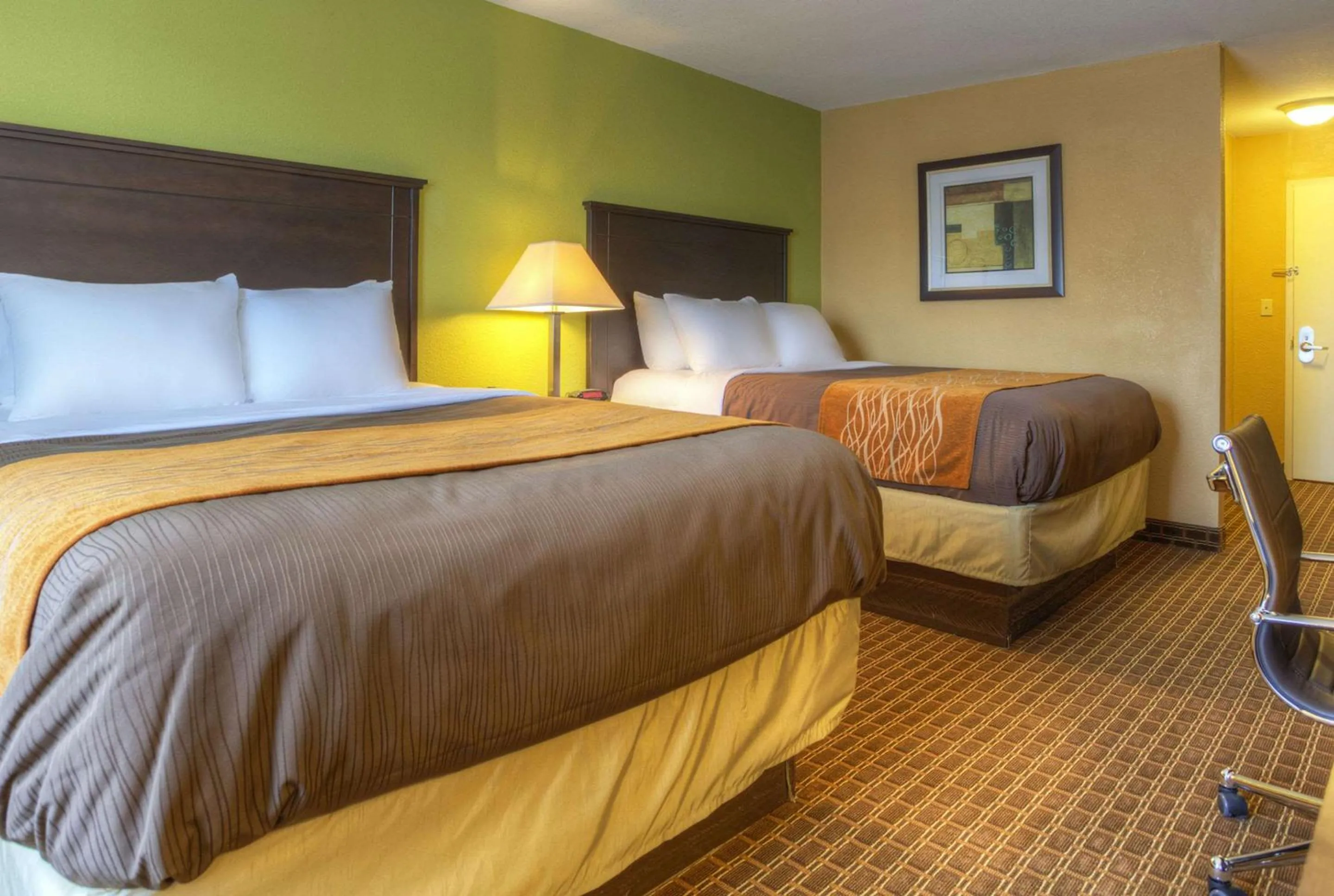 Bedroom, Bed in Quality Inn & Suites Chattanooga-East Ridge