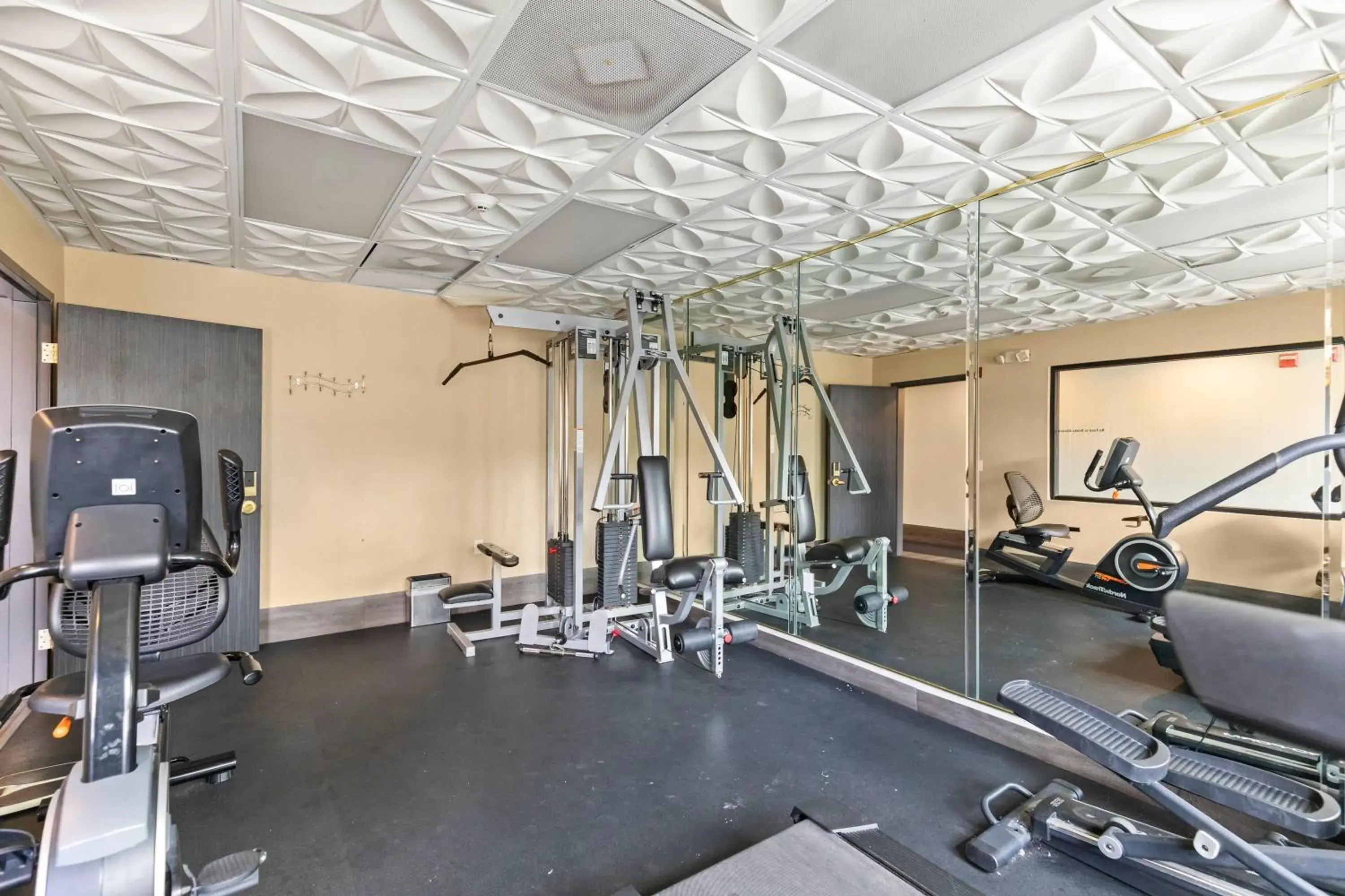 Fitness centre/facilities in Wingate by Wyndham Humble/Houston Intercontinental Airport Fitness centre/facilities in Wingate by Wyndham Humble/Houston Intercontinental Airport