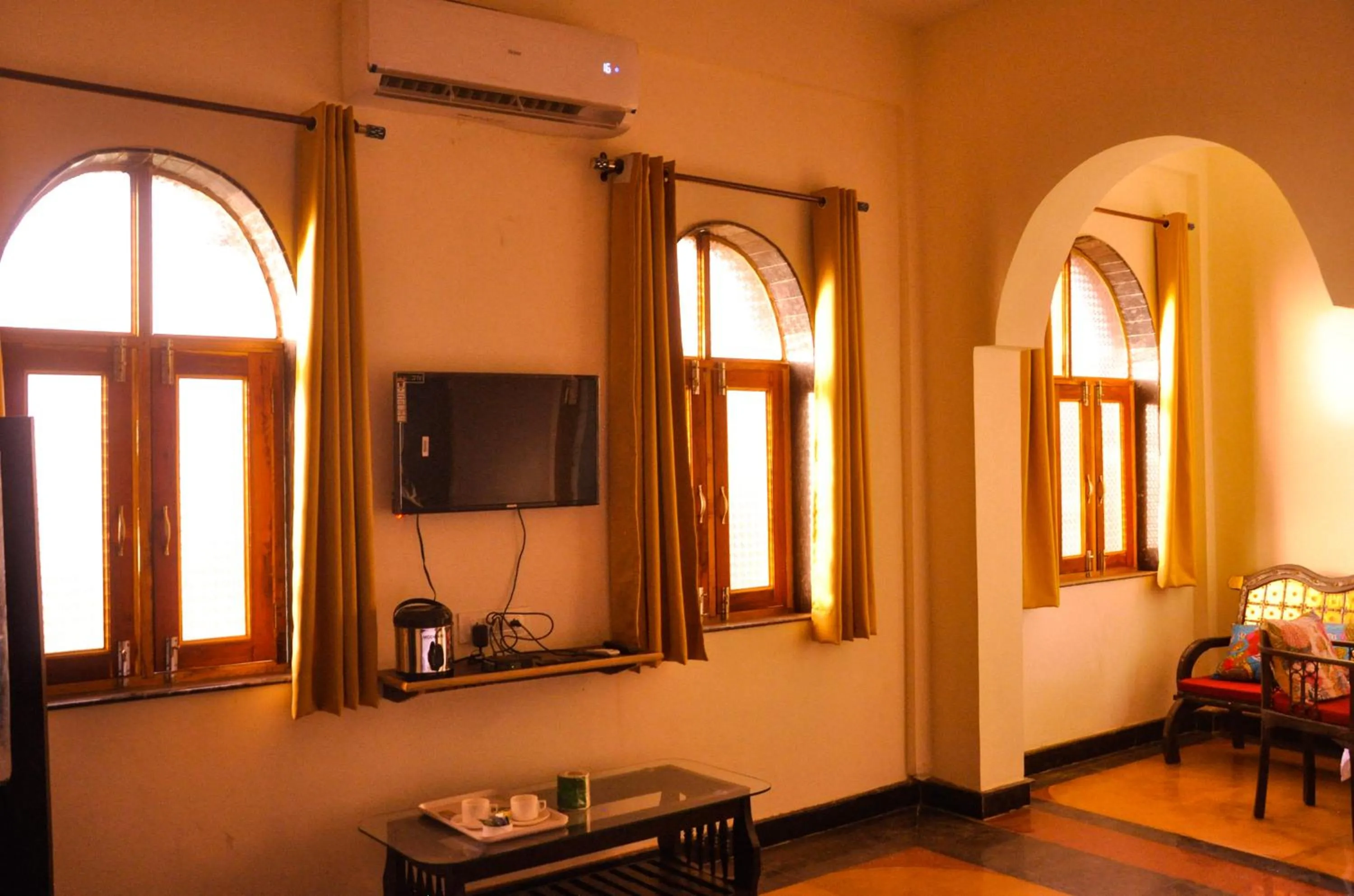 TV and multimedia, Bed in Hotel Vamdev Fort