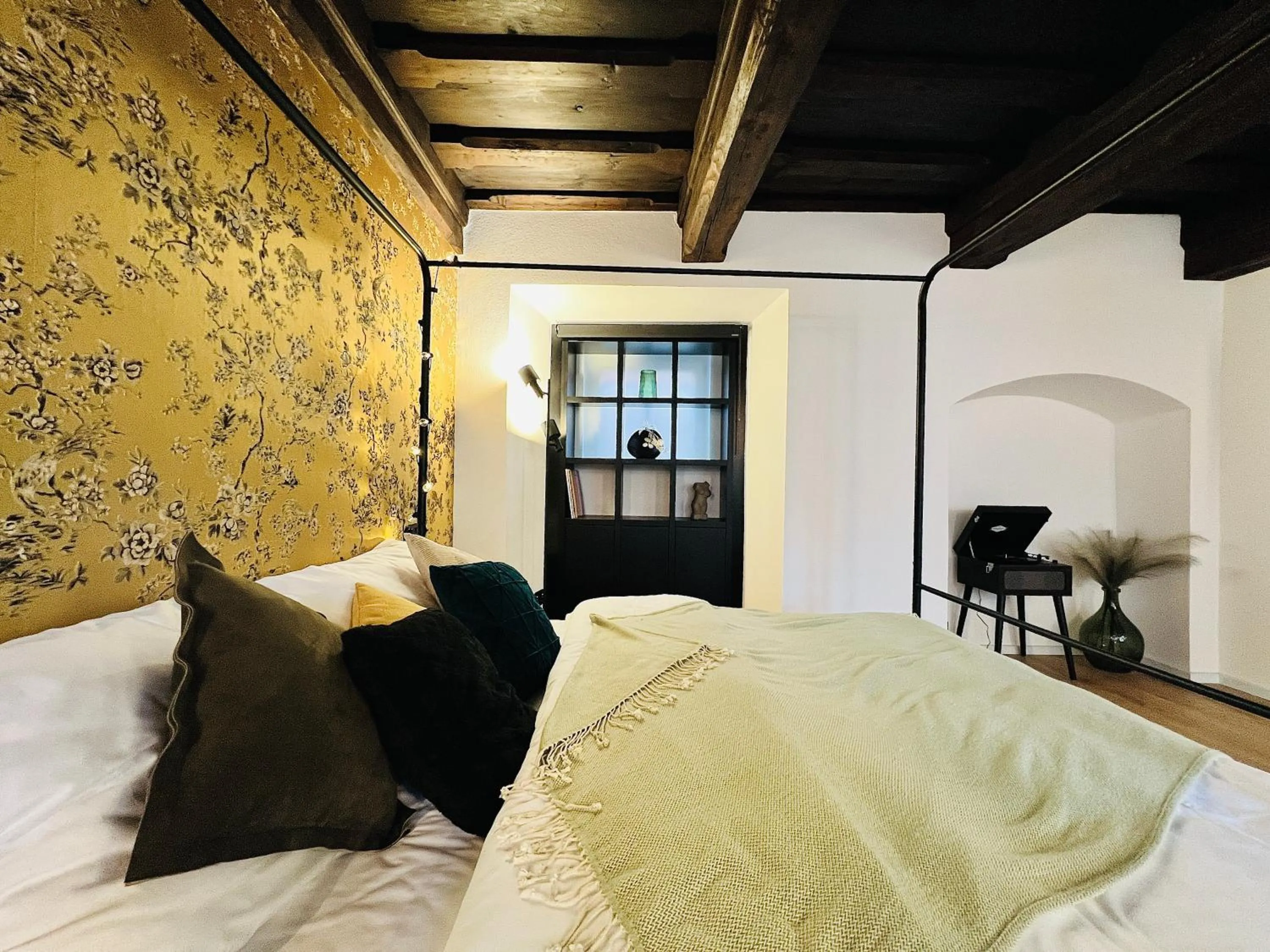 Decorative detail, Bed in Pension MONO - Adults Only