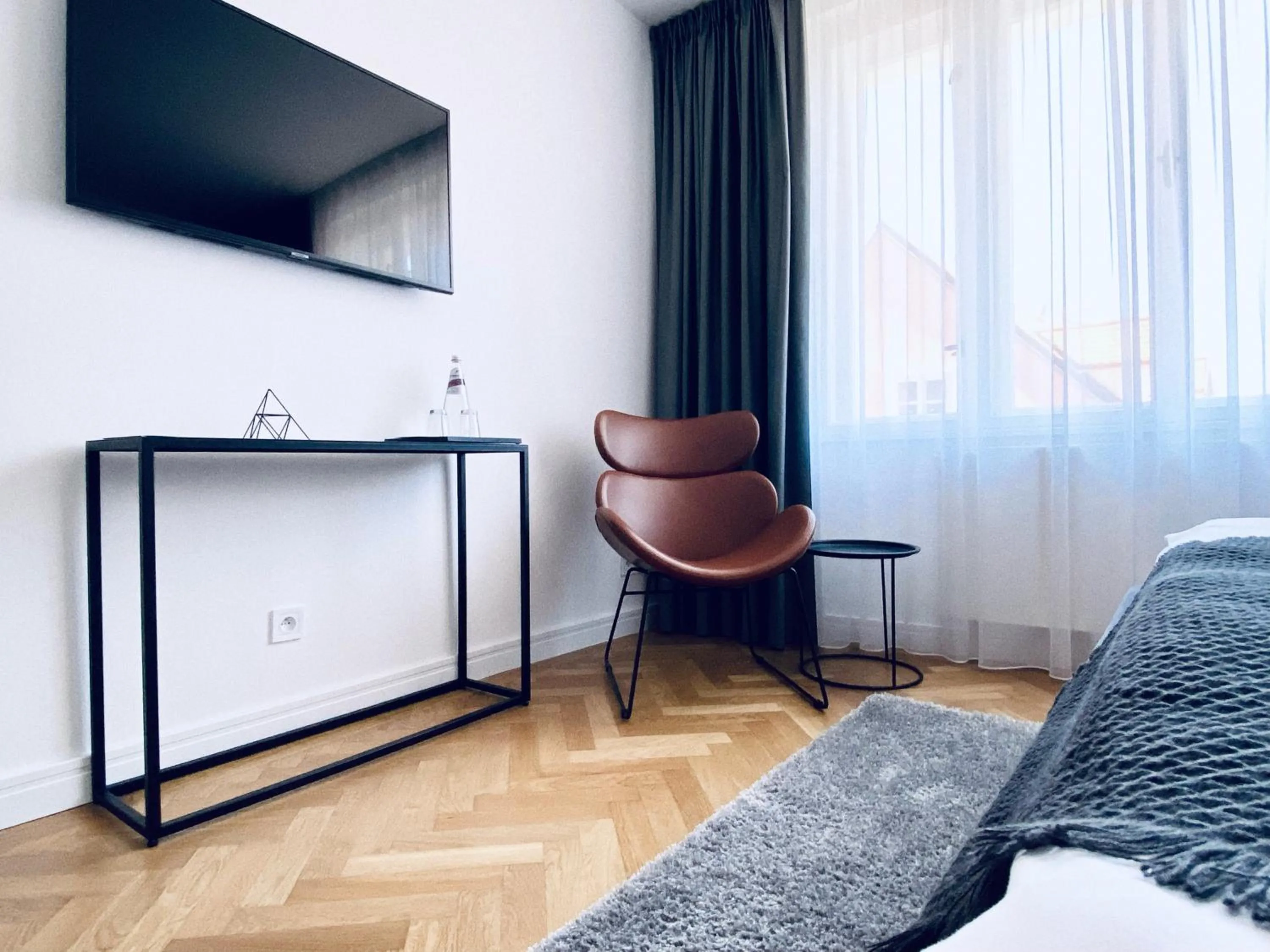 TV and multimedia, Bed in Pension MONO - Adults Only