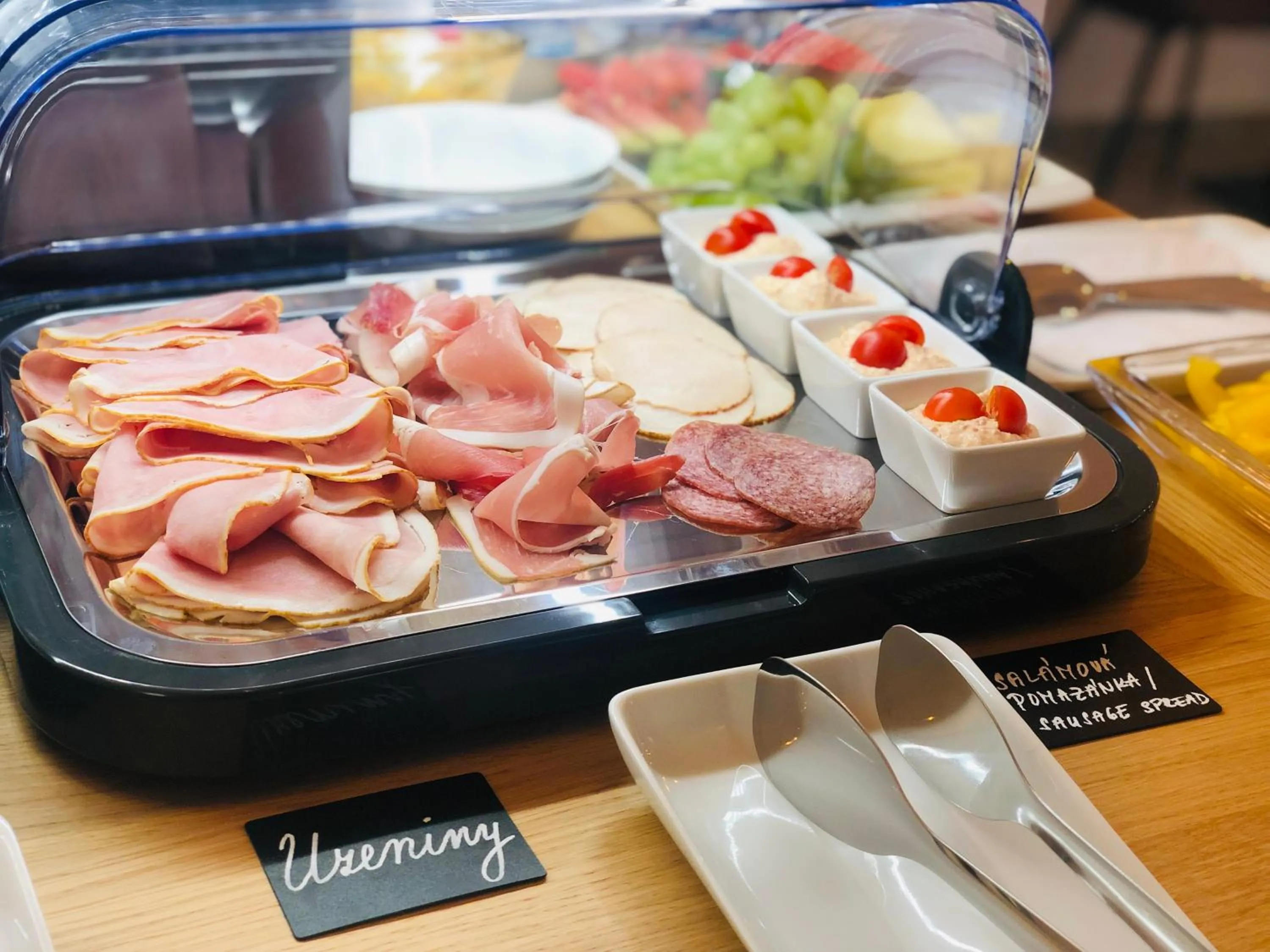 Buffet breakfast in Pension MONO - Adults Only
