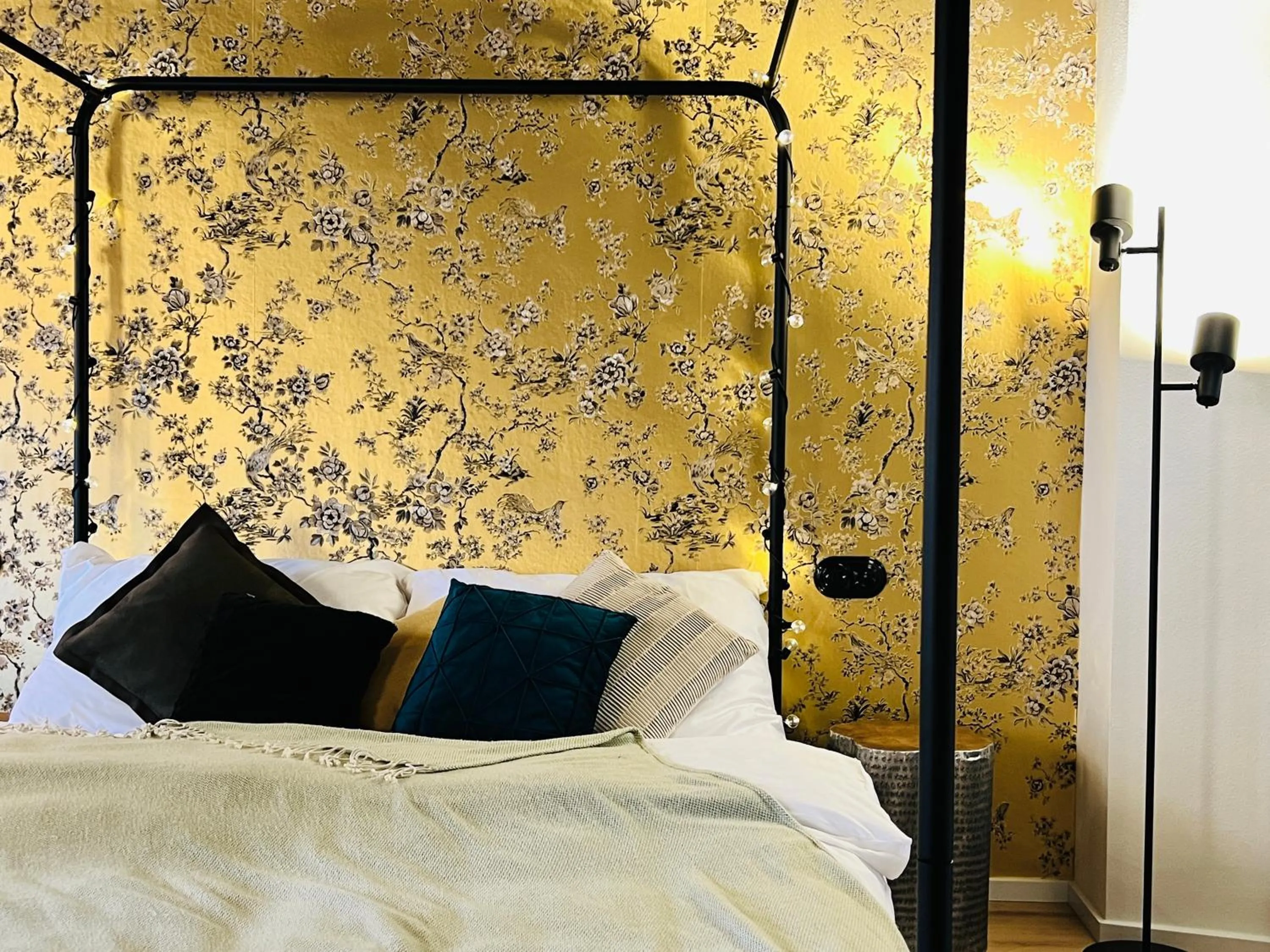 Bed in Pension MONO - Adults Only