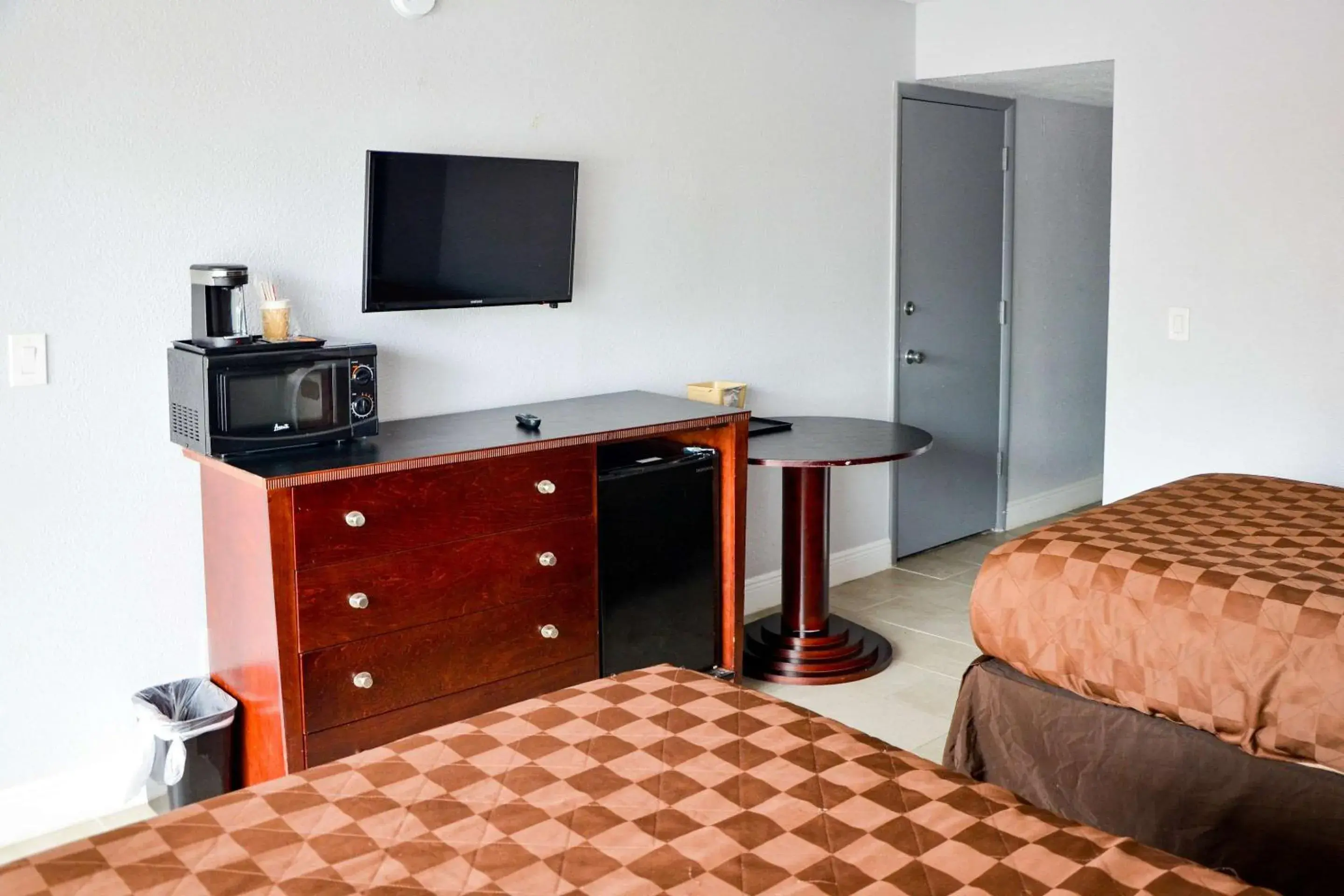 Bedroom, Bed in Rodeway Inn Sun City Center Bedroom, Bed in Rodeway Inn Sun City Center