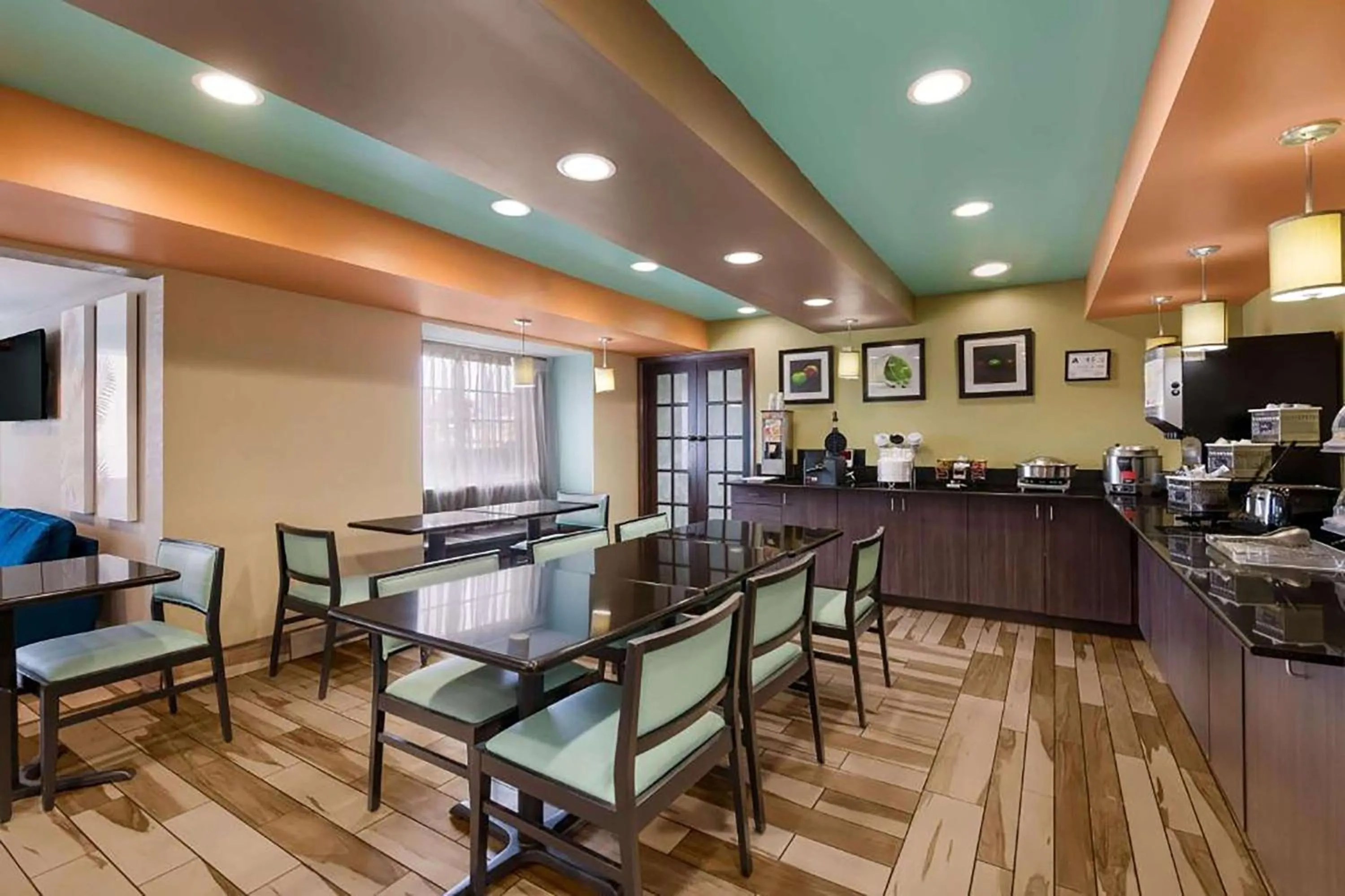 Breakfast in Baymont by Wyndham Elizabeth City