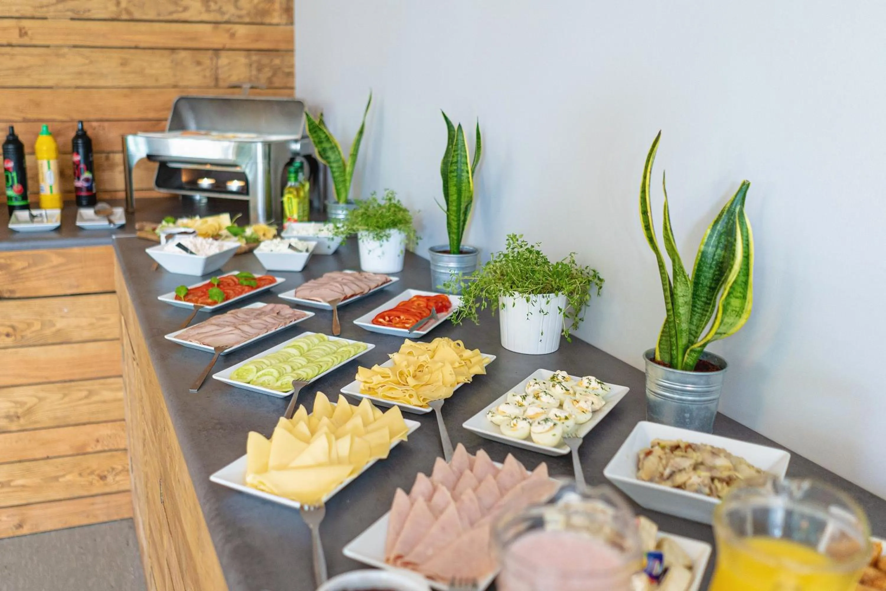 Buffet breakfast in Apartament w willi Rybitwa