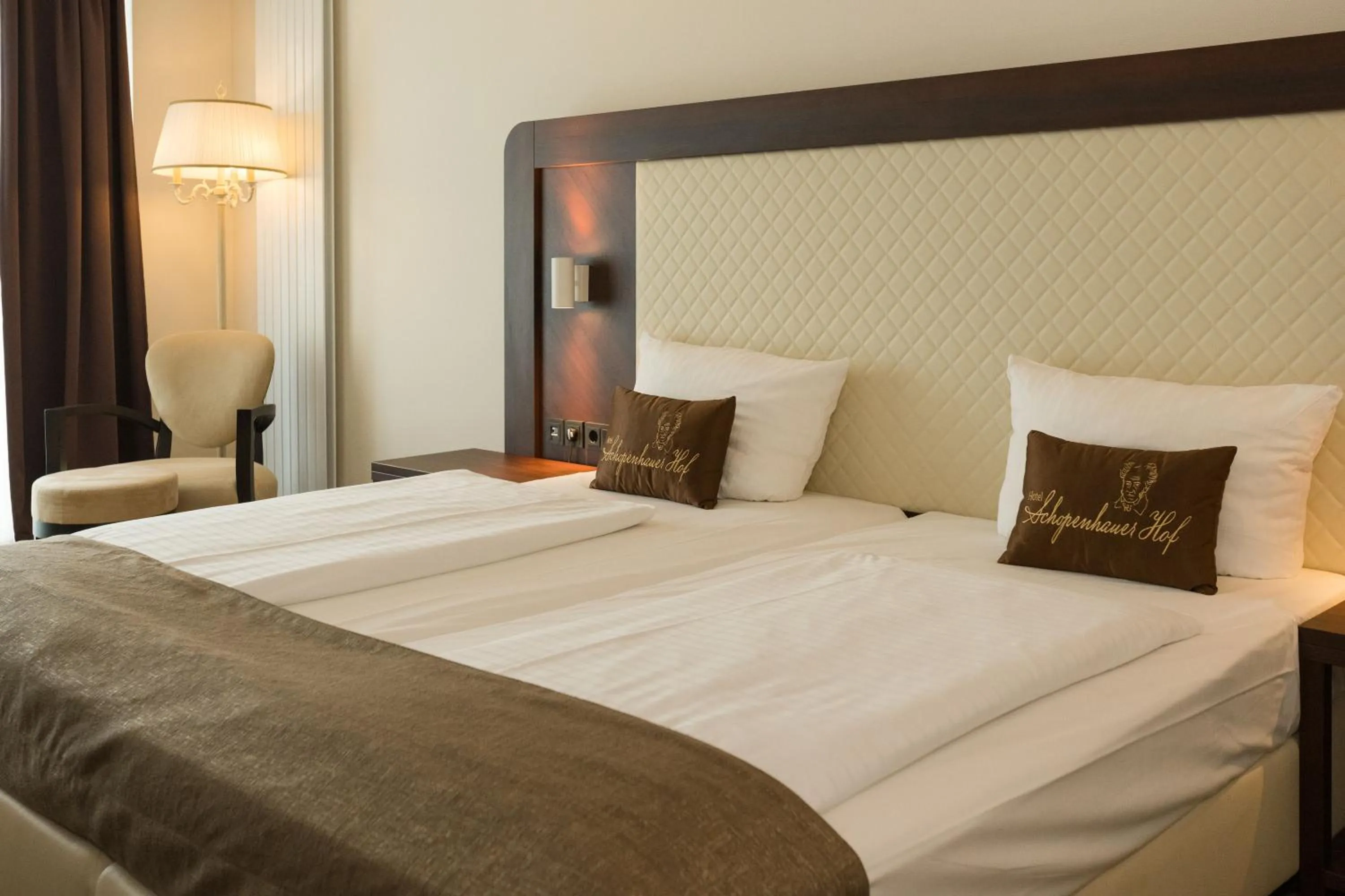 Bed in Hotel Schopenhauer Hof