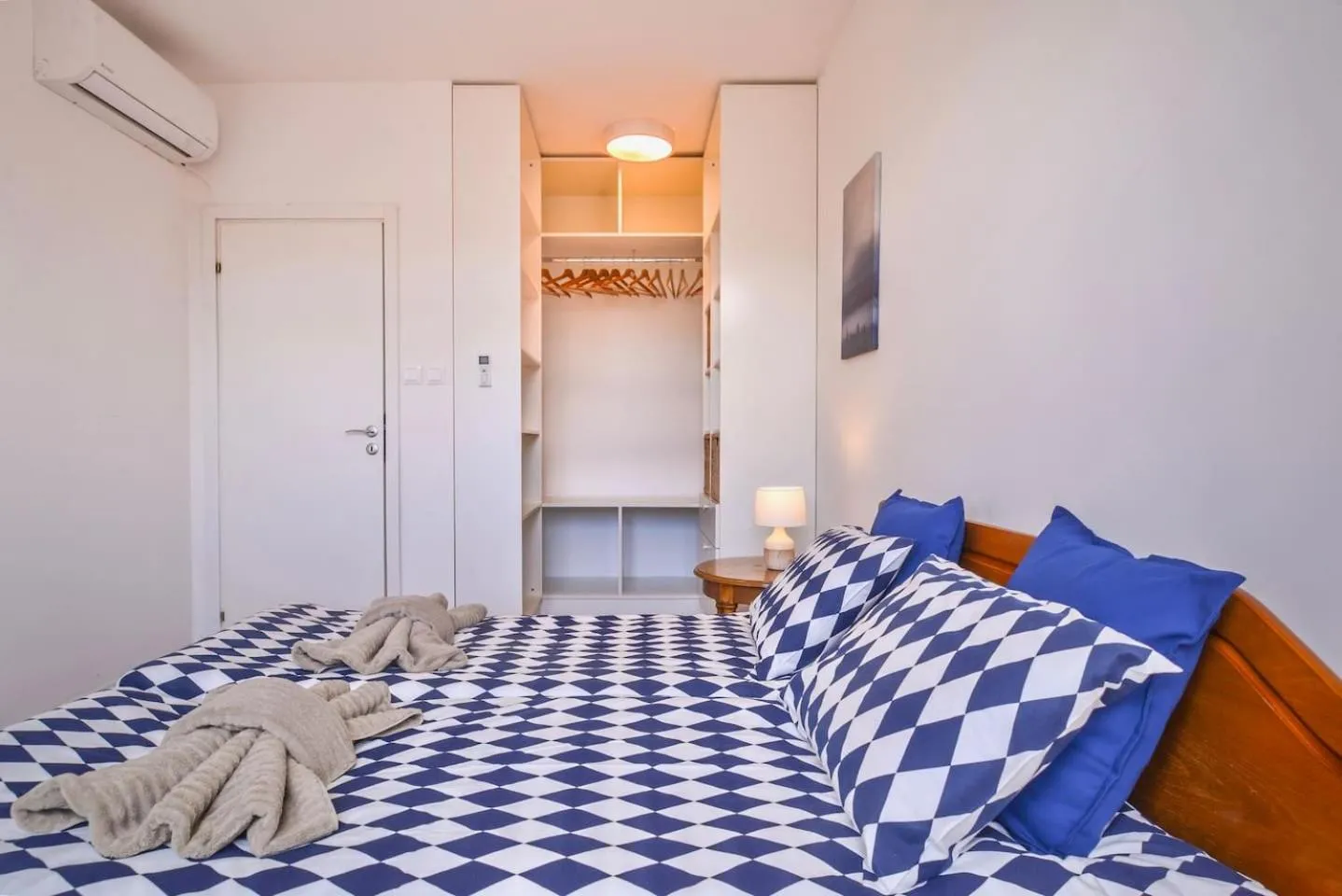 Bed in Spacious 2BD 2BA Flat - South Park & Vitosha Views by Flat Mаnager