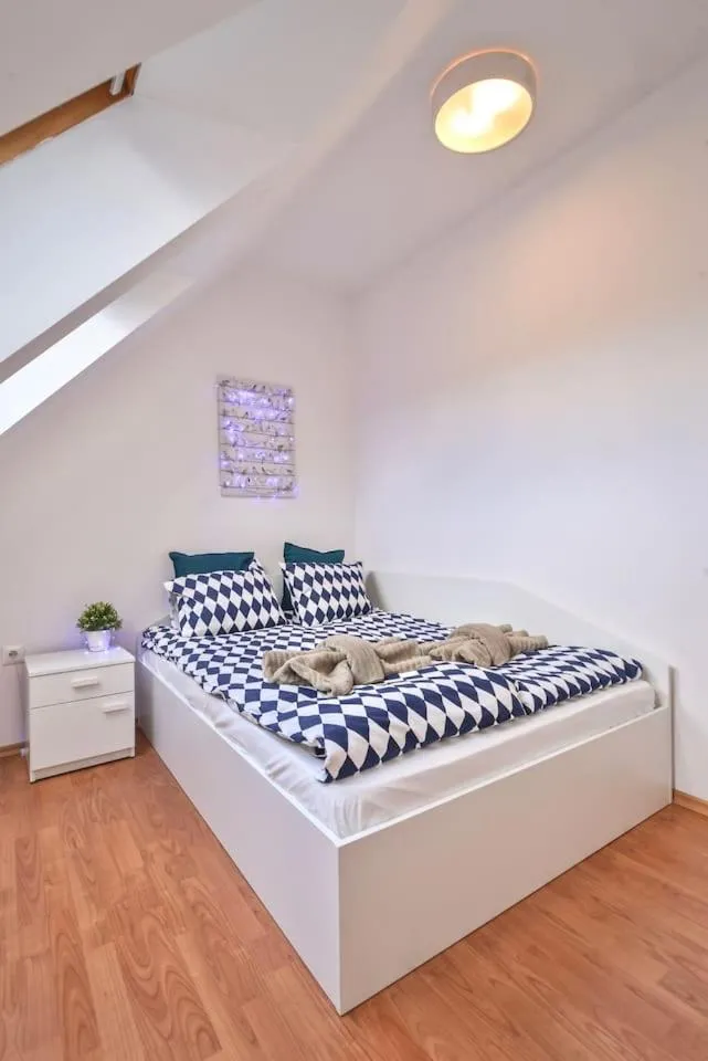 Bed in Spacious 2BD 2BA Flat - South Park & Vitosha Views by Flat Mаnager