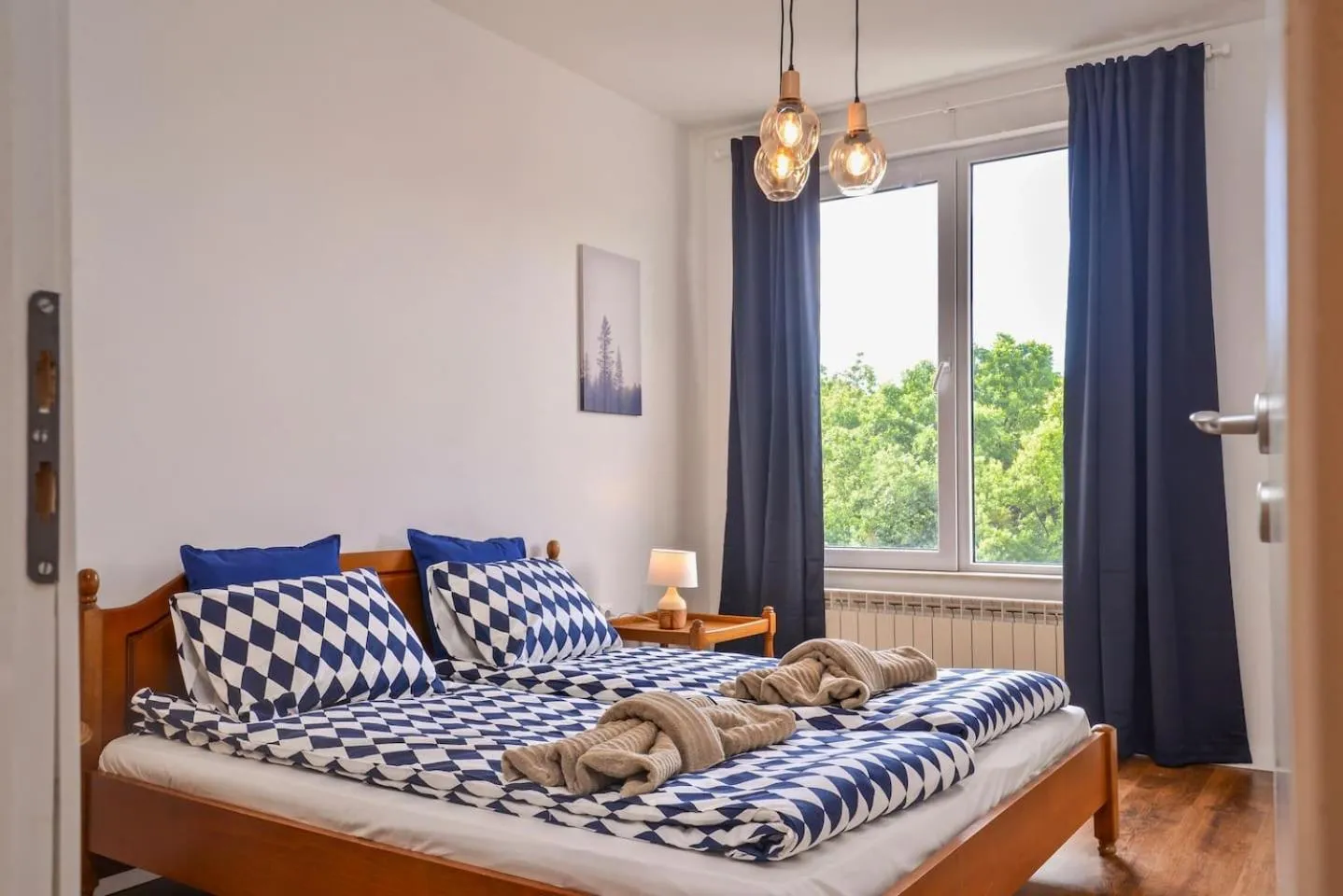 Bed in Spacious 2BD 2BA Flat - South Park & Vitosha Views by Flat Mаnager
