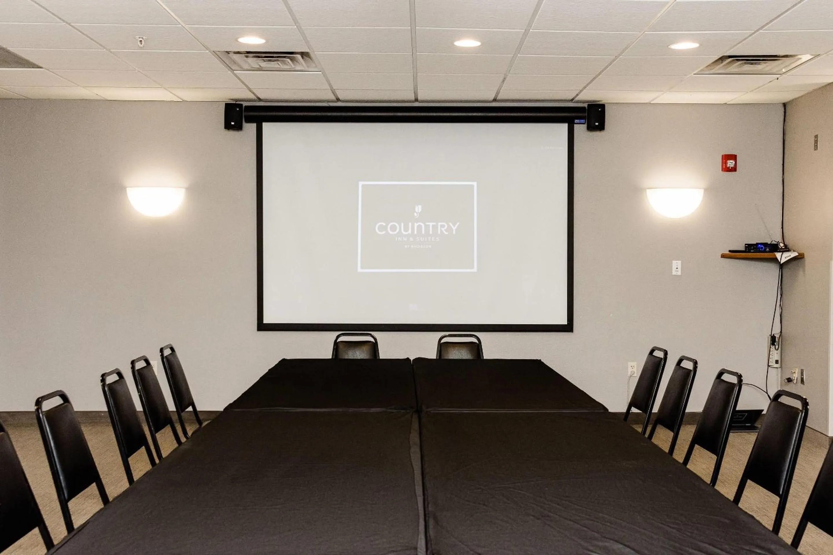 Meeting/conference room in Country Inn & Suites by Radisson, Winchester, VA