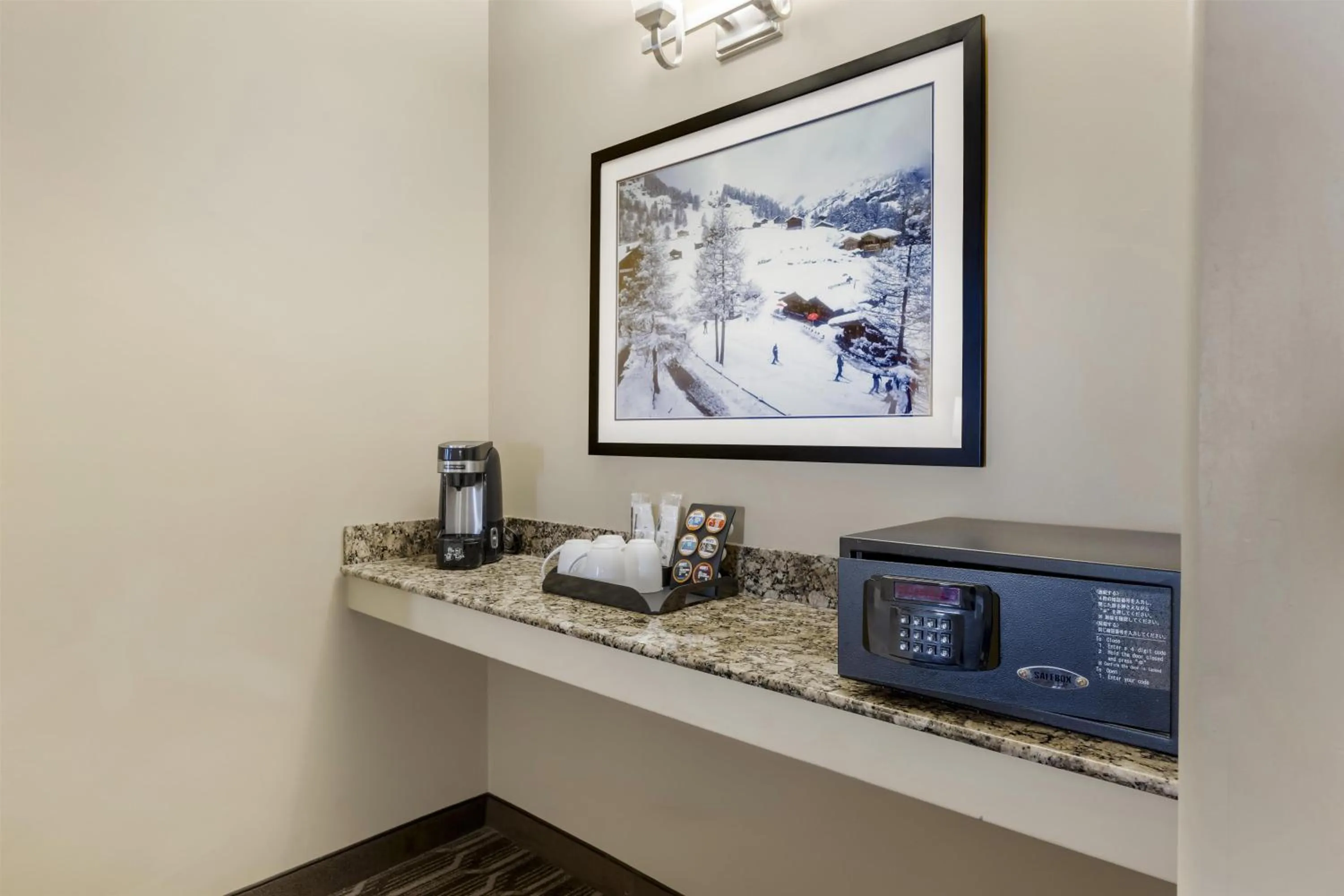 Bedroom in Best Western Plus Swiss Chalet Hotel & Suites