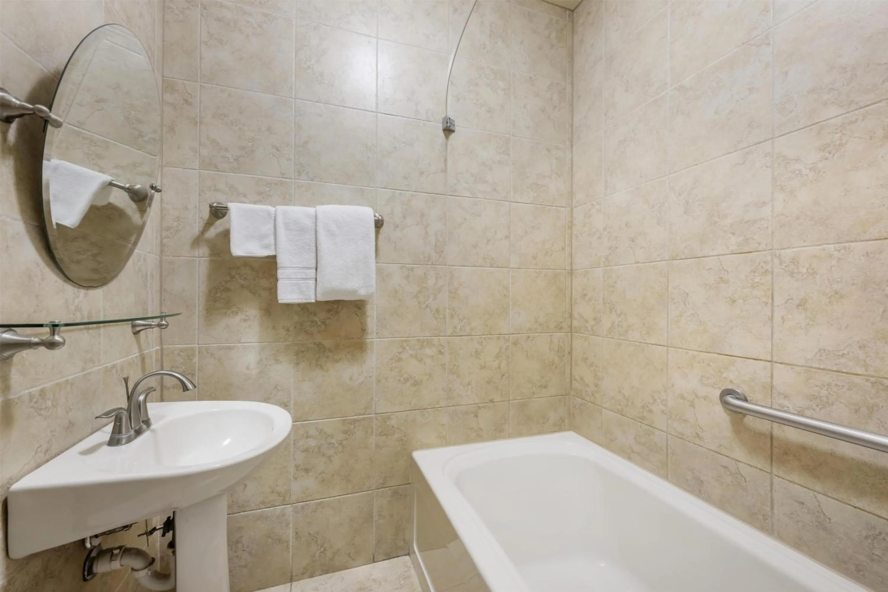 Bathroom in Best Western Plus Swiss Chalet Hotel & Suites