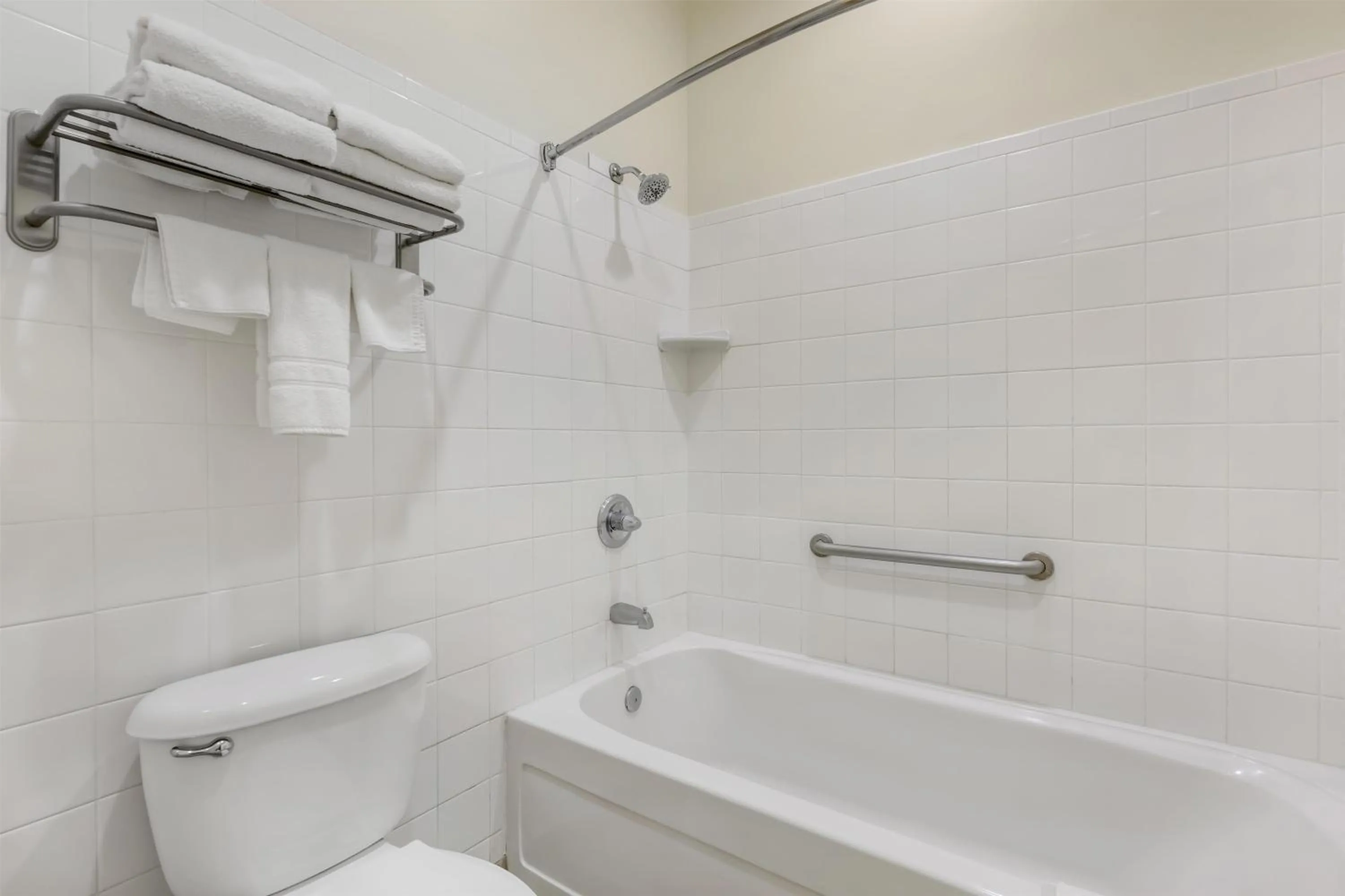 Bathroom in Best Western Plus Swiss Chalet Hotel & Suites
