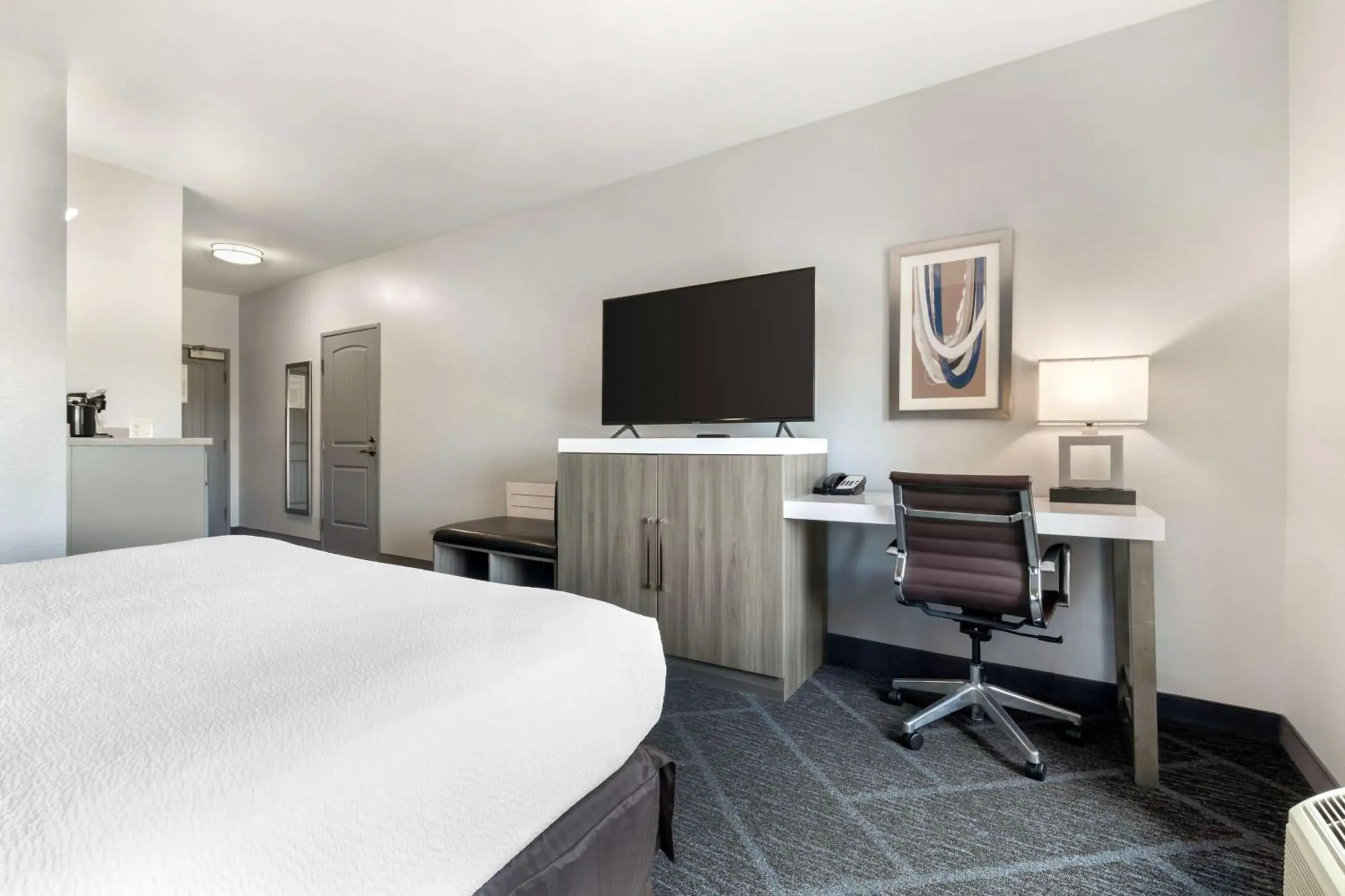 Bedroom, Bed in Best Western Plus Appleton Airport Mall Hotel Bedroom, Bed in Best Western Plus Appleton Airport Mall Hotel