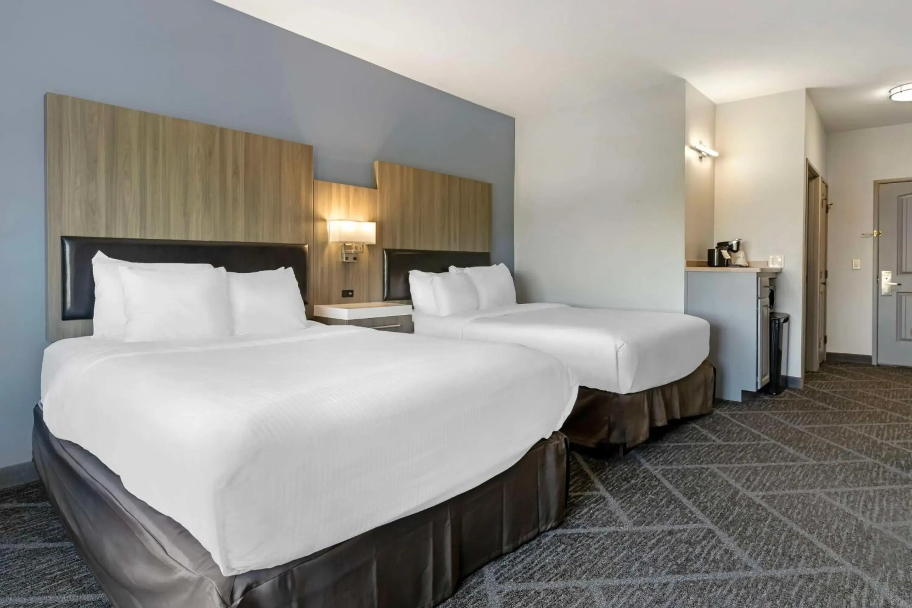 Bedroom, Bed in Best Western Plus Appleton Airport Mall Hotel Bedroom, Bed in Best Western Plus Appleton Airport Mall Hotel