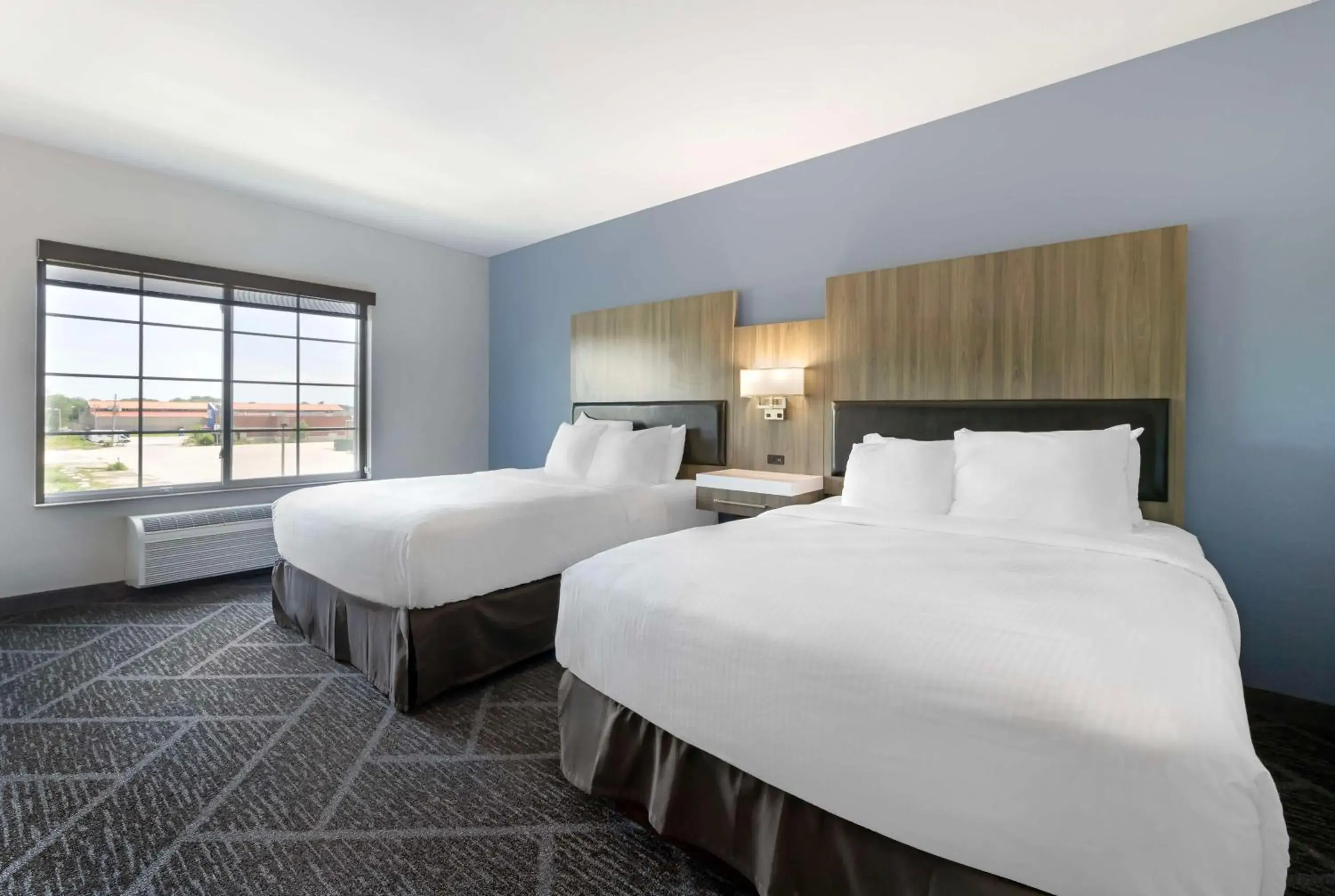 Bedroom, Bed in Best Western Plus Appleton Airport Mall Hotel Bedroom, Bed in Best Western Plus Appleton Airport Mall Hotel