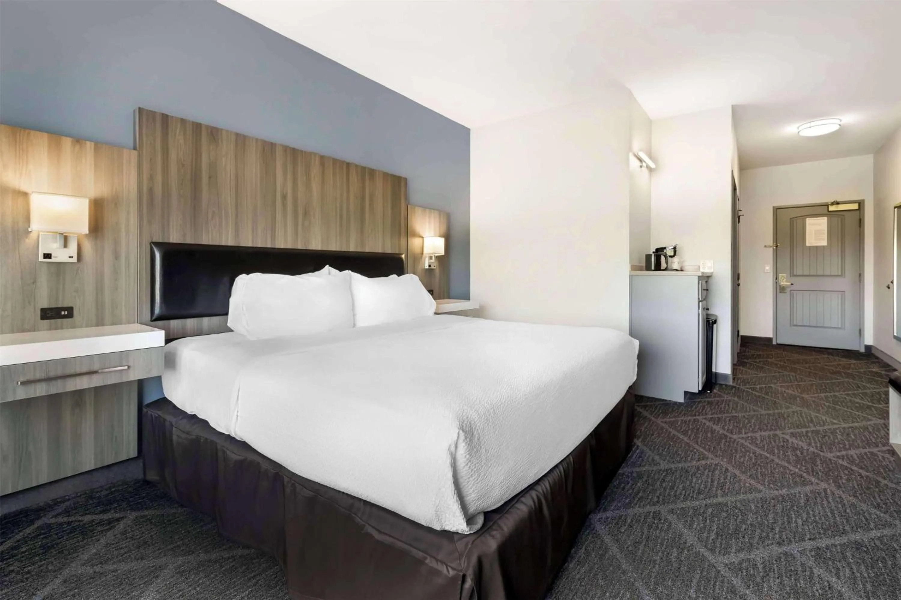 Photo of the whole room, Bed in Wyndham Garden Appleton