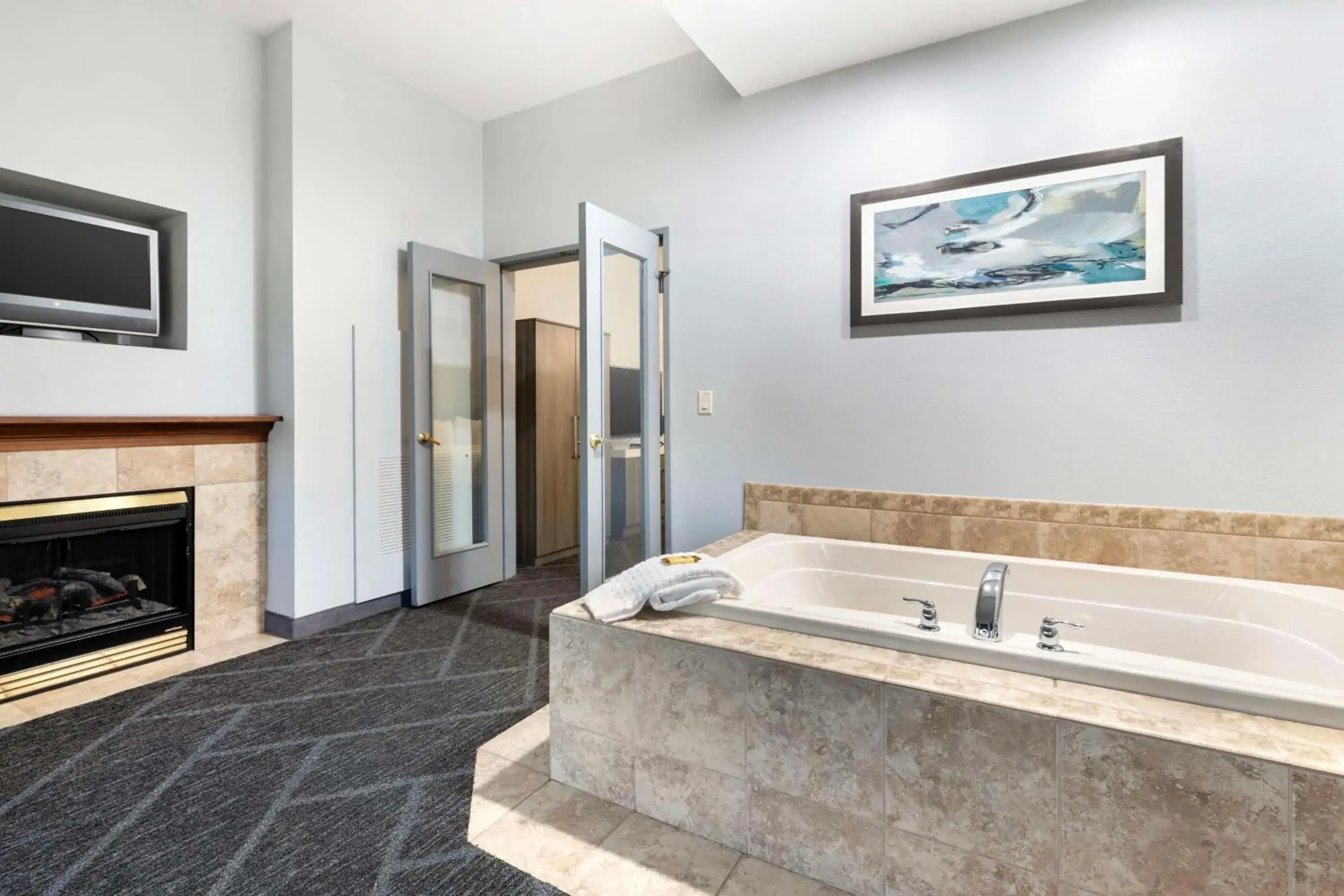 Bedroom in Best Western Plus Appleton Airport Mall Hotel Bedroom in Best Western Plus Appleton Airport Mall Hotel