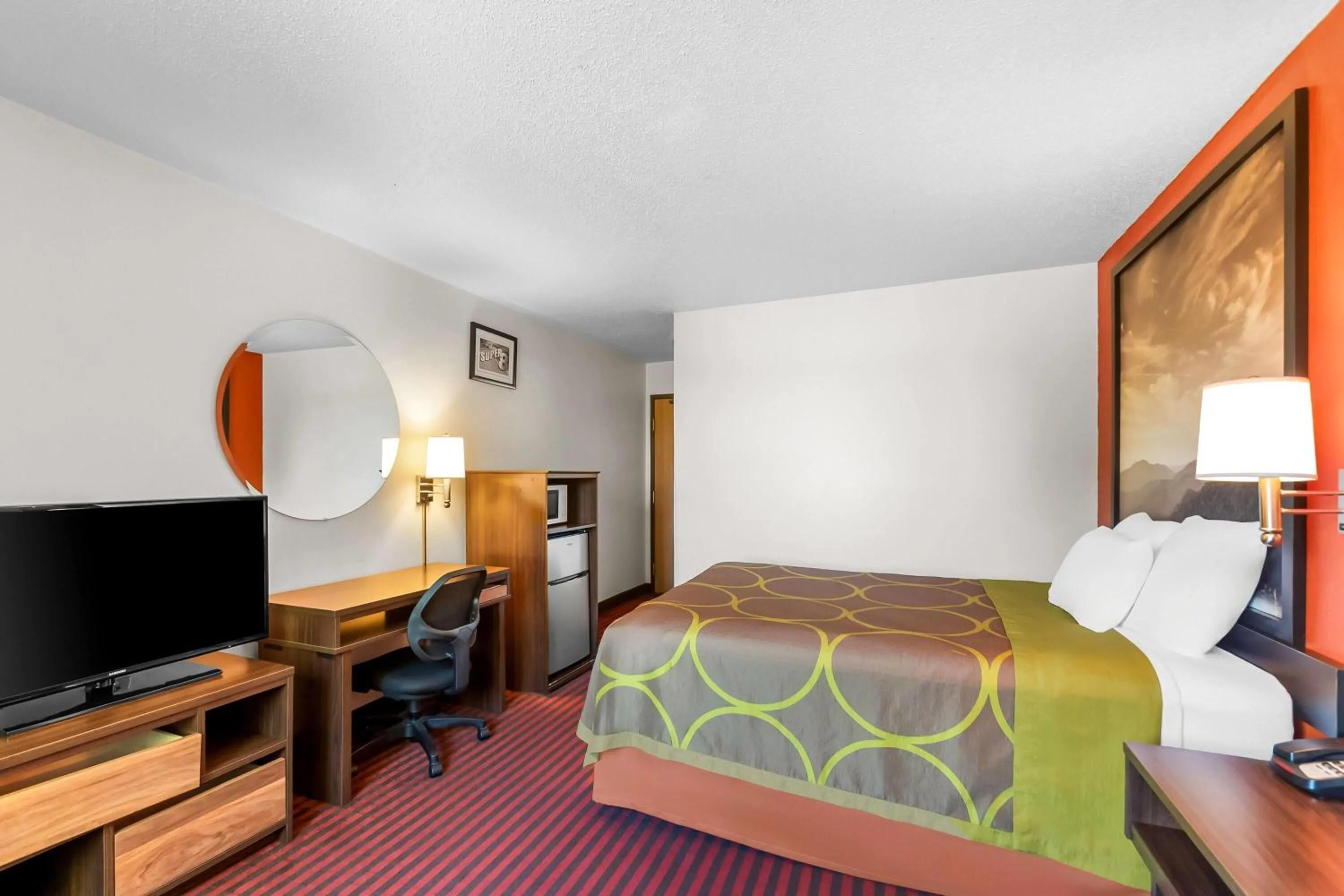 Bed in Super 8 by Wyndham Dumfries/Quantico