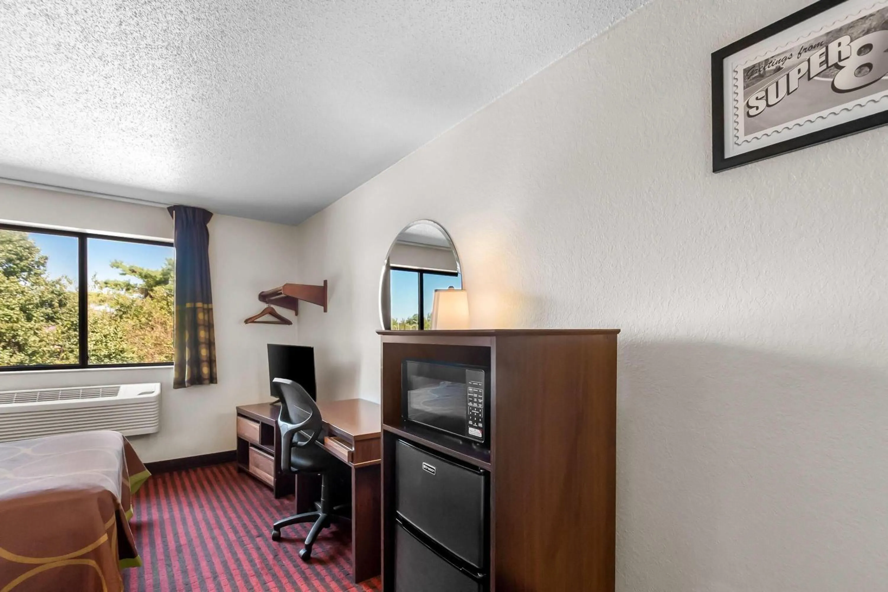 Bed in Super 8 by Wyndham Dumfries/Quantico