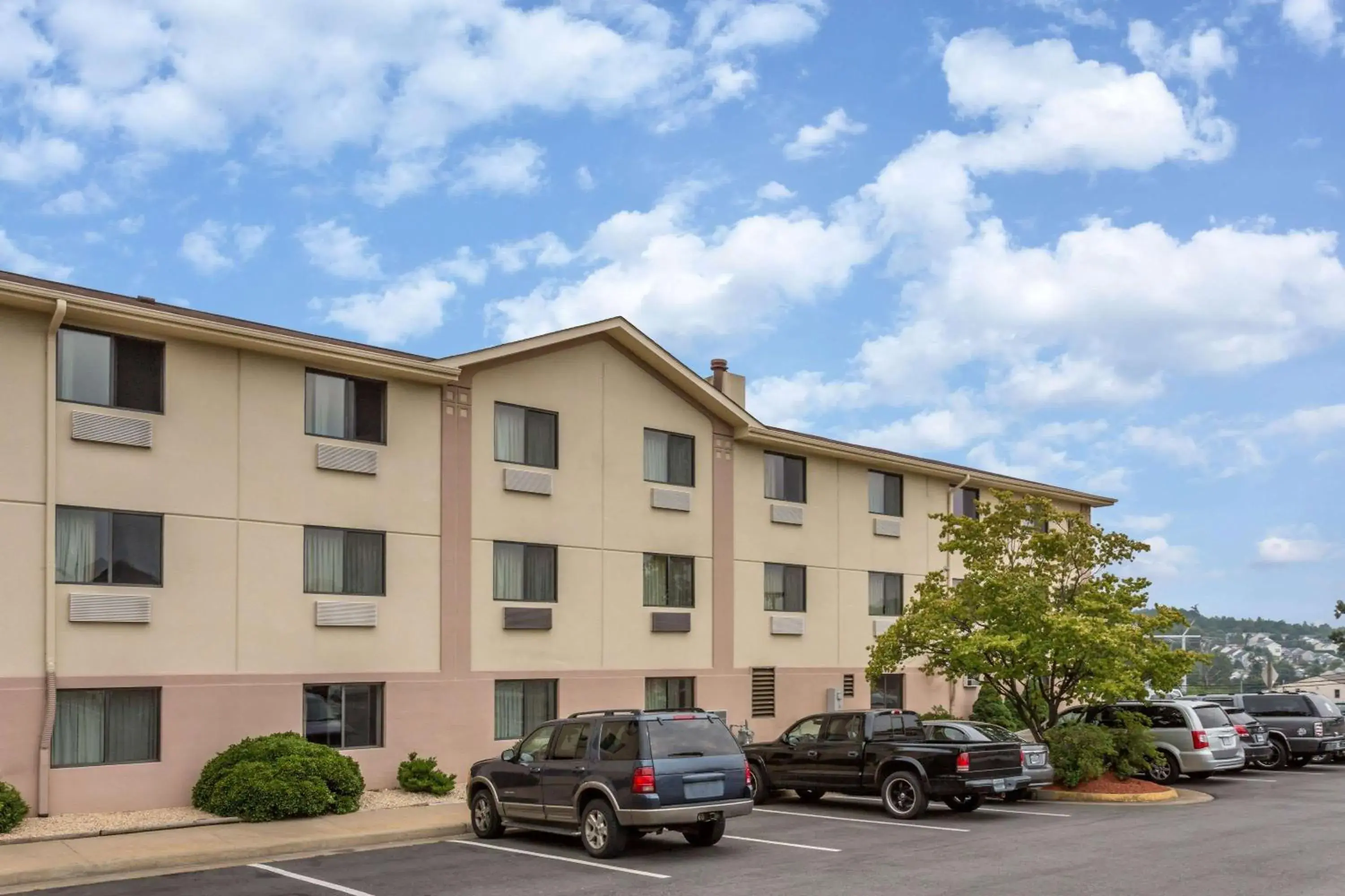 Property building in Super 8 by Wyndham Dumfries/Quantico Property building in Super 8 by Wyndham Dumfries/Quantico